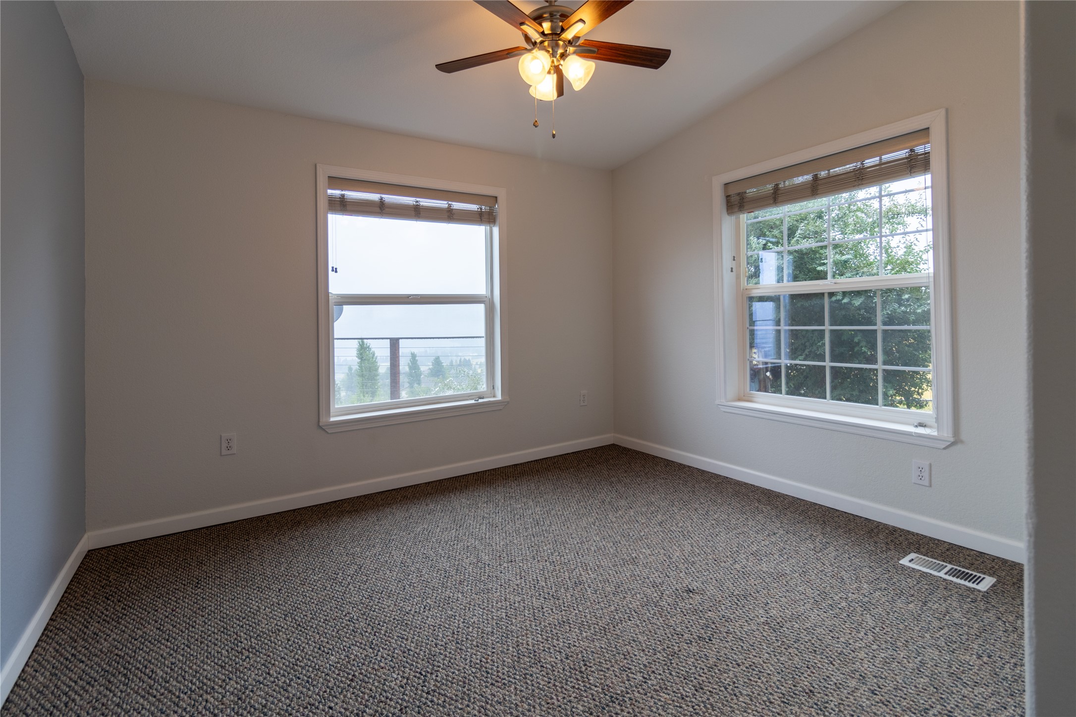 Polson, Montana 59860, United States, 4 Bedrooms Bedrooms, ,3 BathroomsBathrooms,Residential,Pending,49229