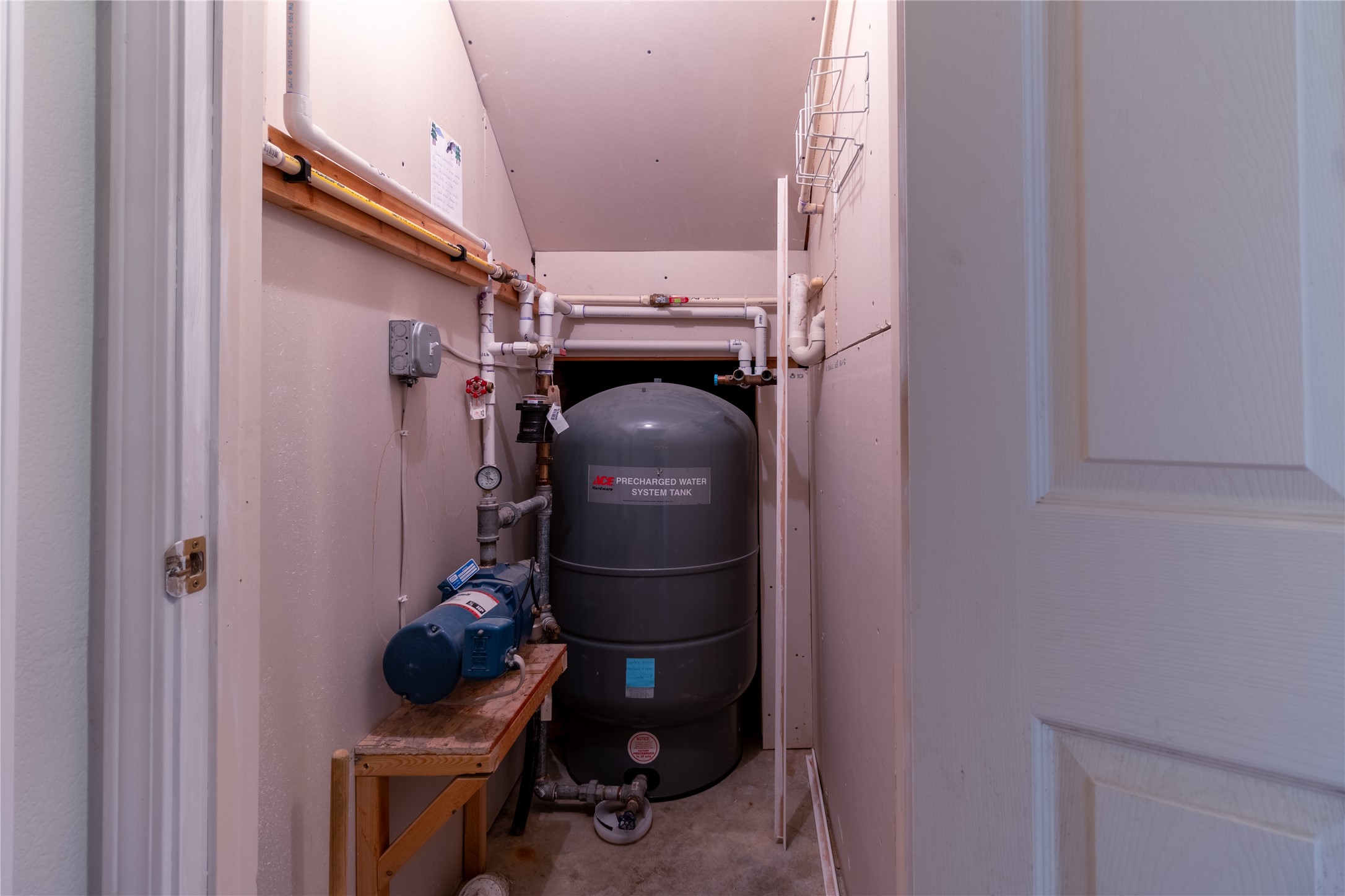 Polson, Montana 59860, United States, 4 Bedrooms Bedrooms, ,3 BathroomsBathrooms,Residential,Pending,49229