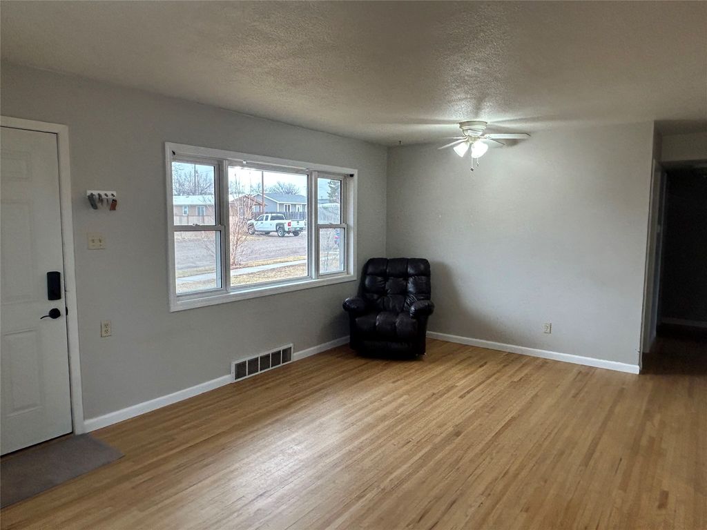 Photo of 1704 20th Avenue S, Great Falls, MT 59405 (MLS # 30066422)