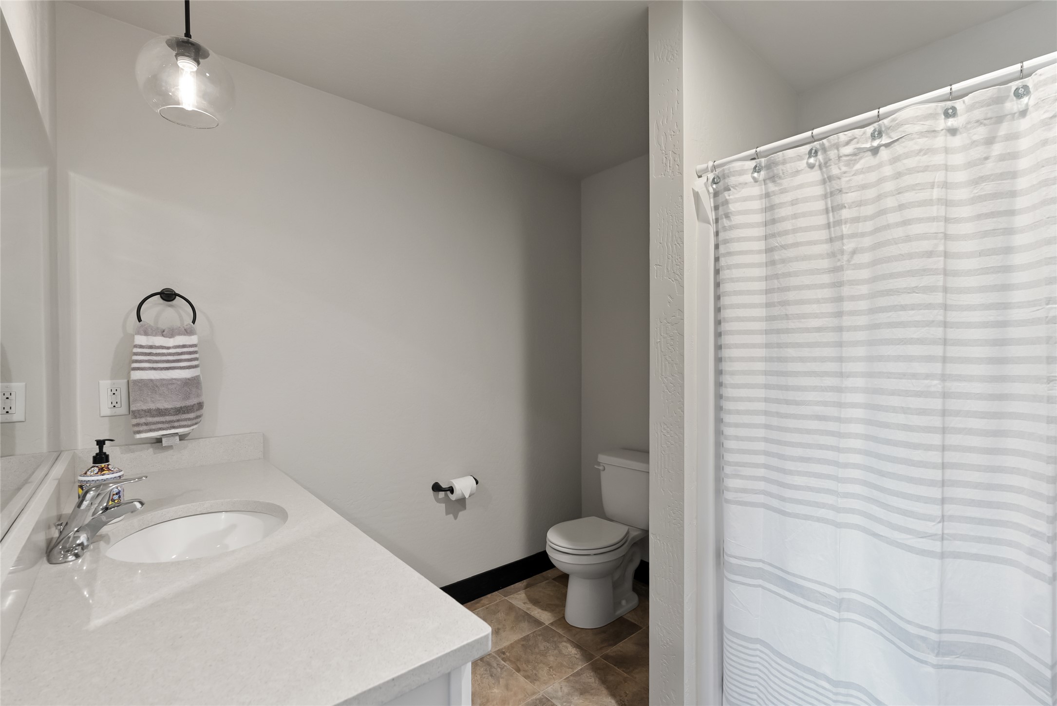 Kalispell, Montana 59901, United States, 3 Bedrooms Bedrooms, ,3 BathroomsBathrooms,Residential,Active,233557