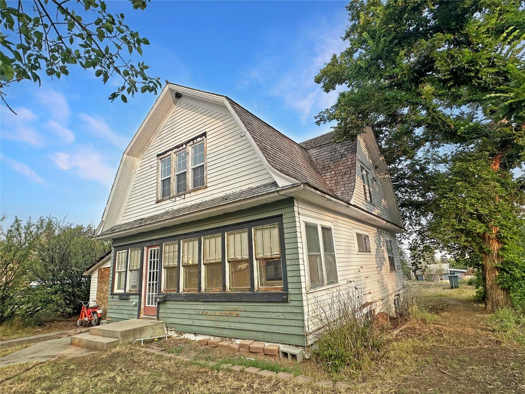 Photo of 138 2nd Avenue SE, Cut Bank, MT 59427 (MLS # 30077280)