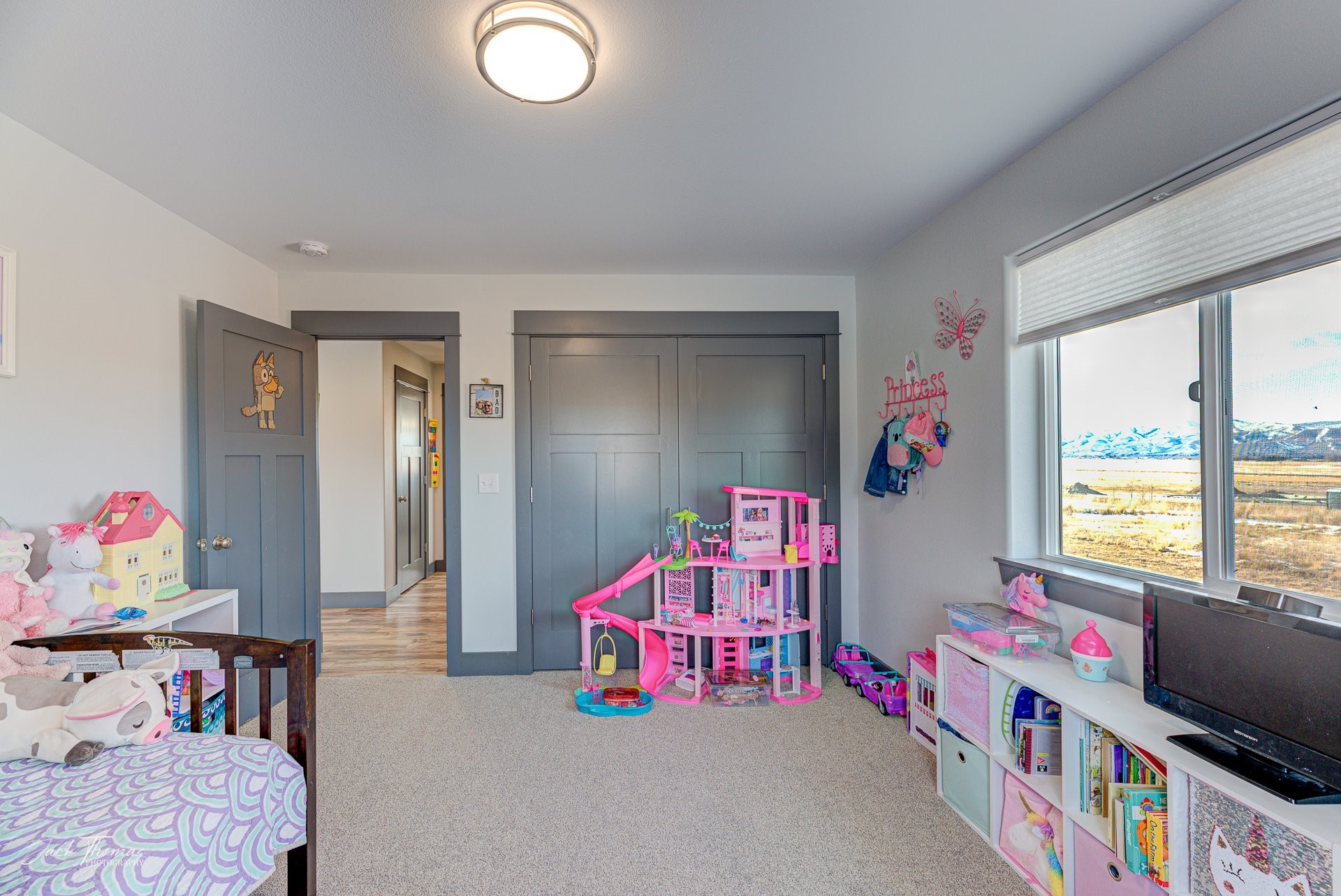 Townsend, Montana 59644, United States, 3 Bedrooms Bedrooms, ,3 BathroomsBathrooms,Residential,Pending,66068