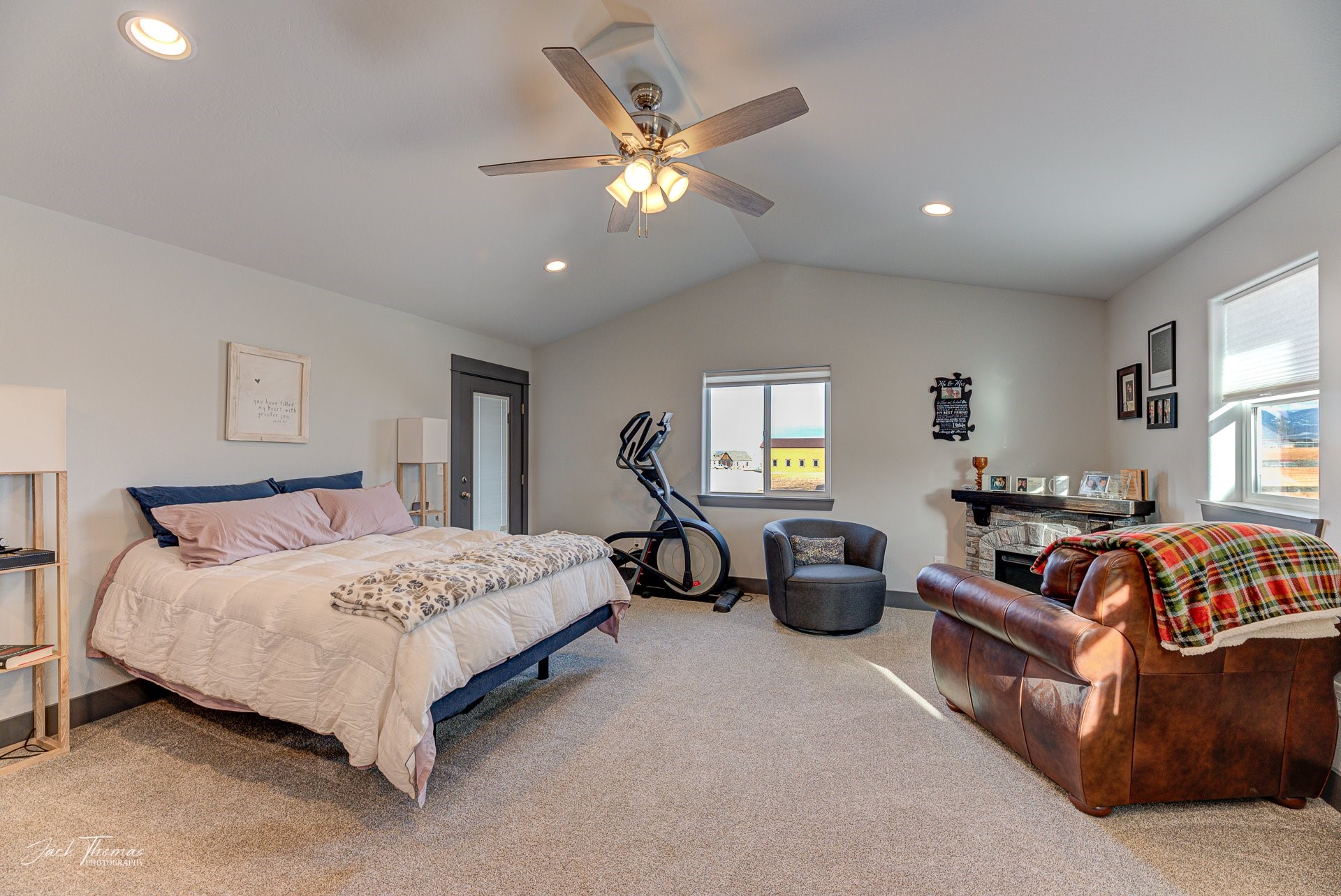 Townsend, Montana 59644, United States, 3 Bedrooms Bedrooms, ,3 BathroomsBathrooms,Residential,Pending,66068