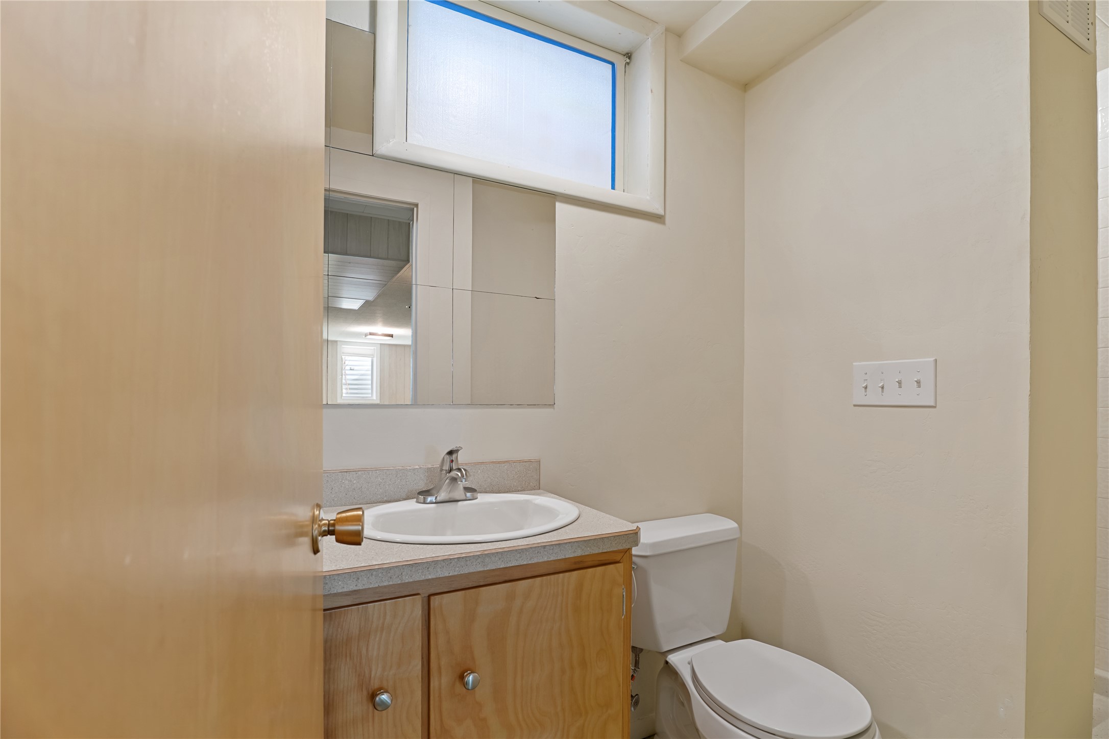 Helena, Montana 59601, United States, 3 Bedrooms Bedrooms, ,2 BathroomsBathrooms,Residential,Active,216861