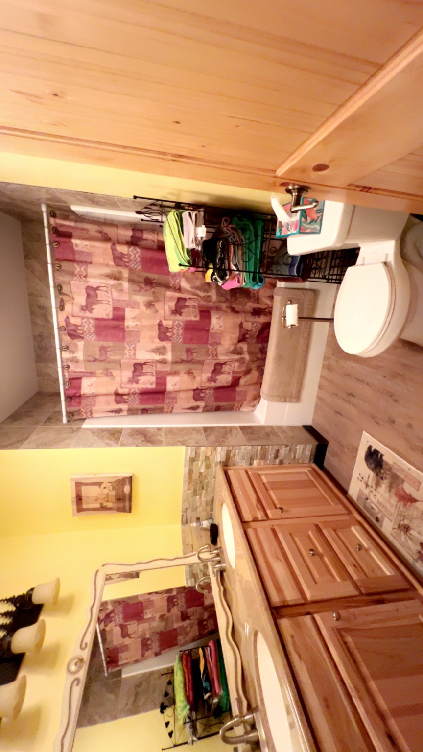 Hungry Horse, Montana 59919, United States, 3 Bedrooms Bedrooms, ,2 BathroomsBathrooms,Residential,Active,89508