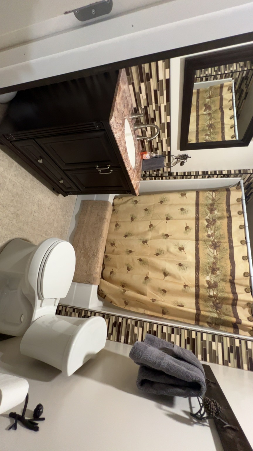 Hungry Horse, Montana 59919, United States, 3 Bedrooms Bedrooms, ,2 BathroomsBathrooms,Residential,Active,89508