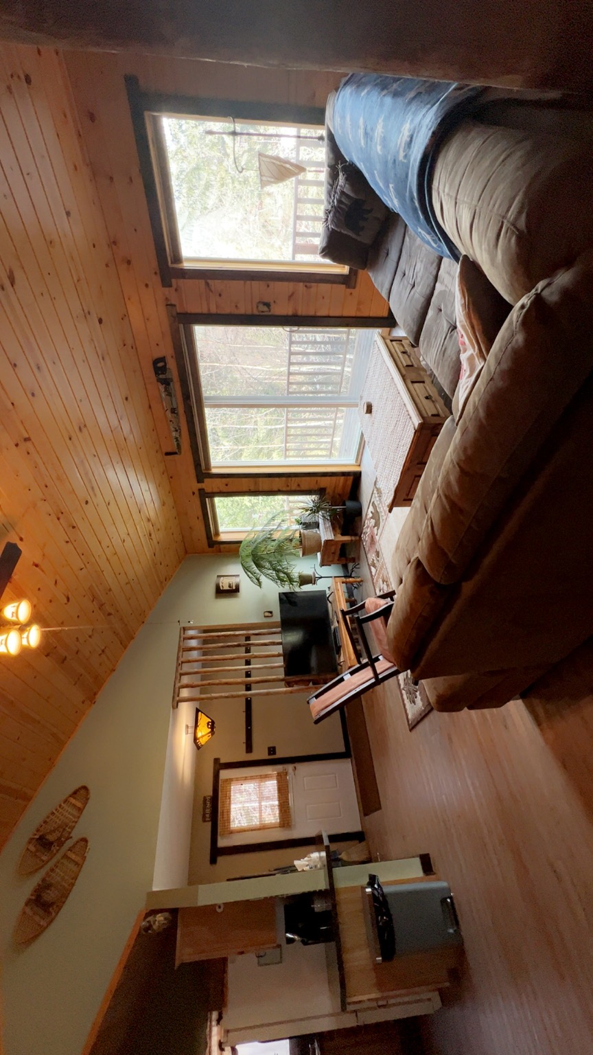 Hungry Horse, Montana 59919, United States, 3 Bedrooms Bedrooms, ,2 BathroomsBathrooms,Residential,Active,89508