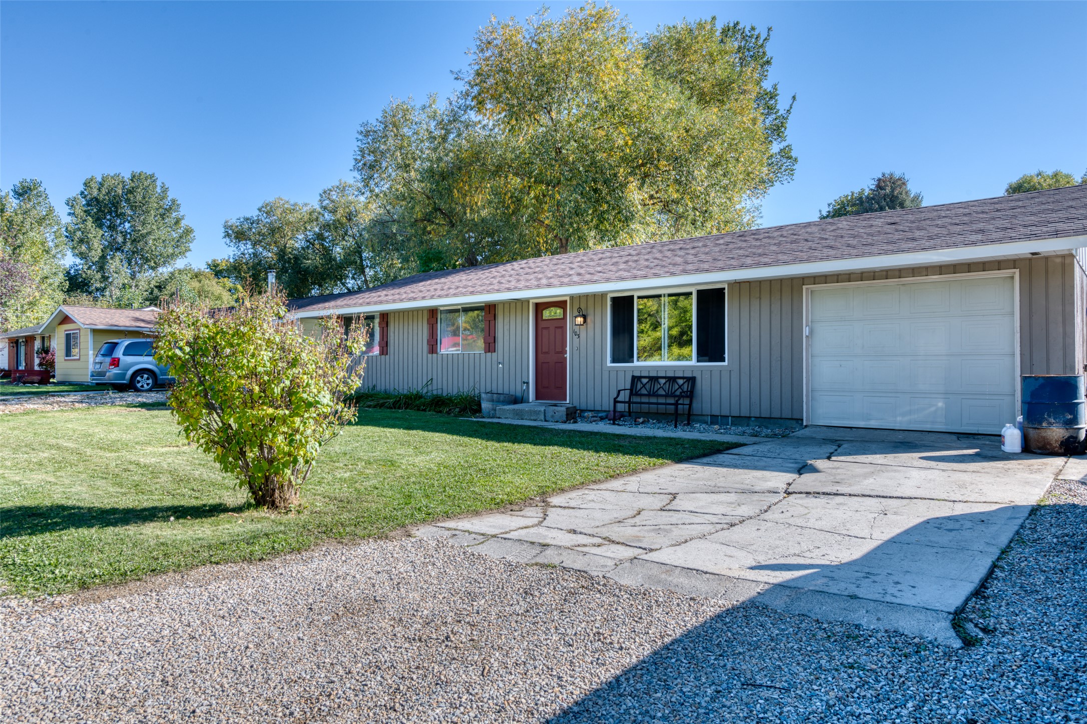 Photo 1 of 26 — 103 Peterson Place, Stevensville, MT 59870