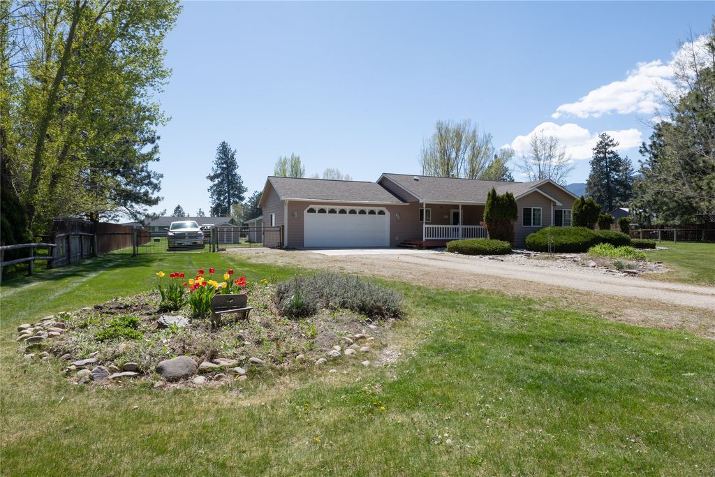 Photo of 111 Memory Lane, Stevensville, MT 59870 (MLS # 30069640)