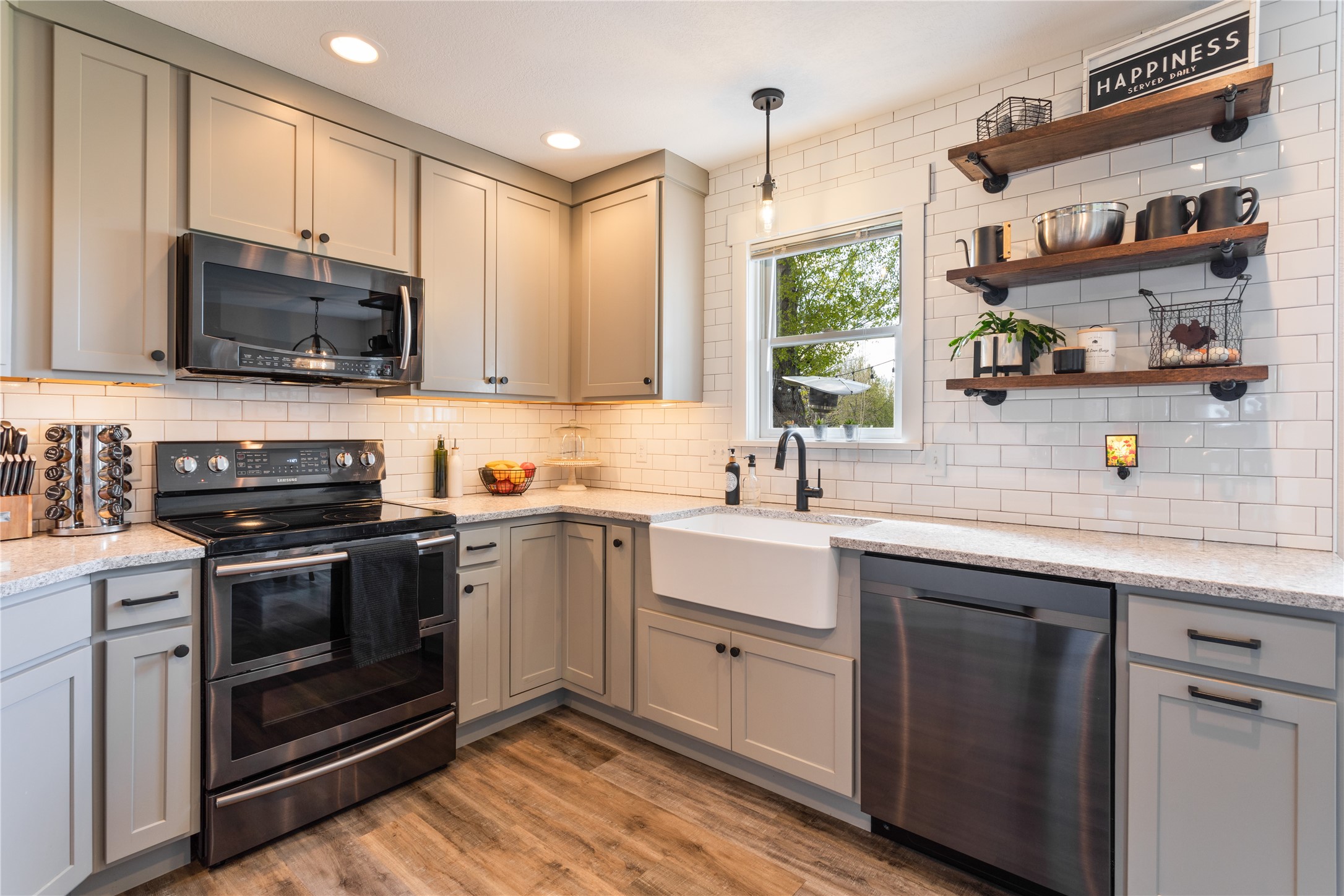 Missoula, Montana 59808, United States, 4 Bedrooms Bedrooms, ,3 BathroomsBathrooms,Residential,Pending,58651