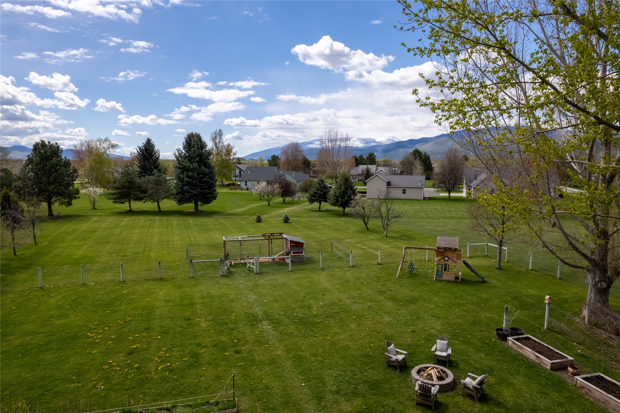 Missoula, Montana 59808, United States, 4 Bedrooms Bedrooms, ,3 BathroomsBathrooms,Residential,Pending,58651