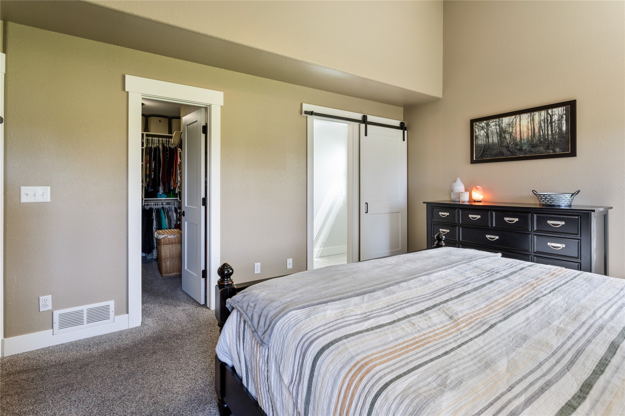 Missoula, Montana 59808, United States, 4 Bedrooms Bedrooms, ,3 BathroomsBathrooms,Residential,Pending,58651