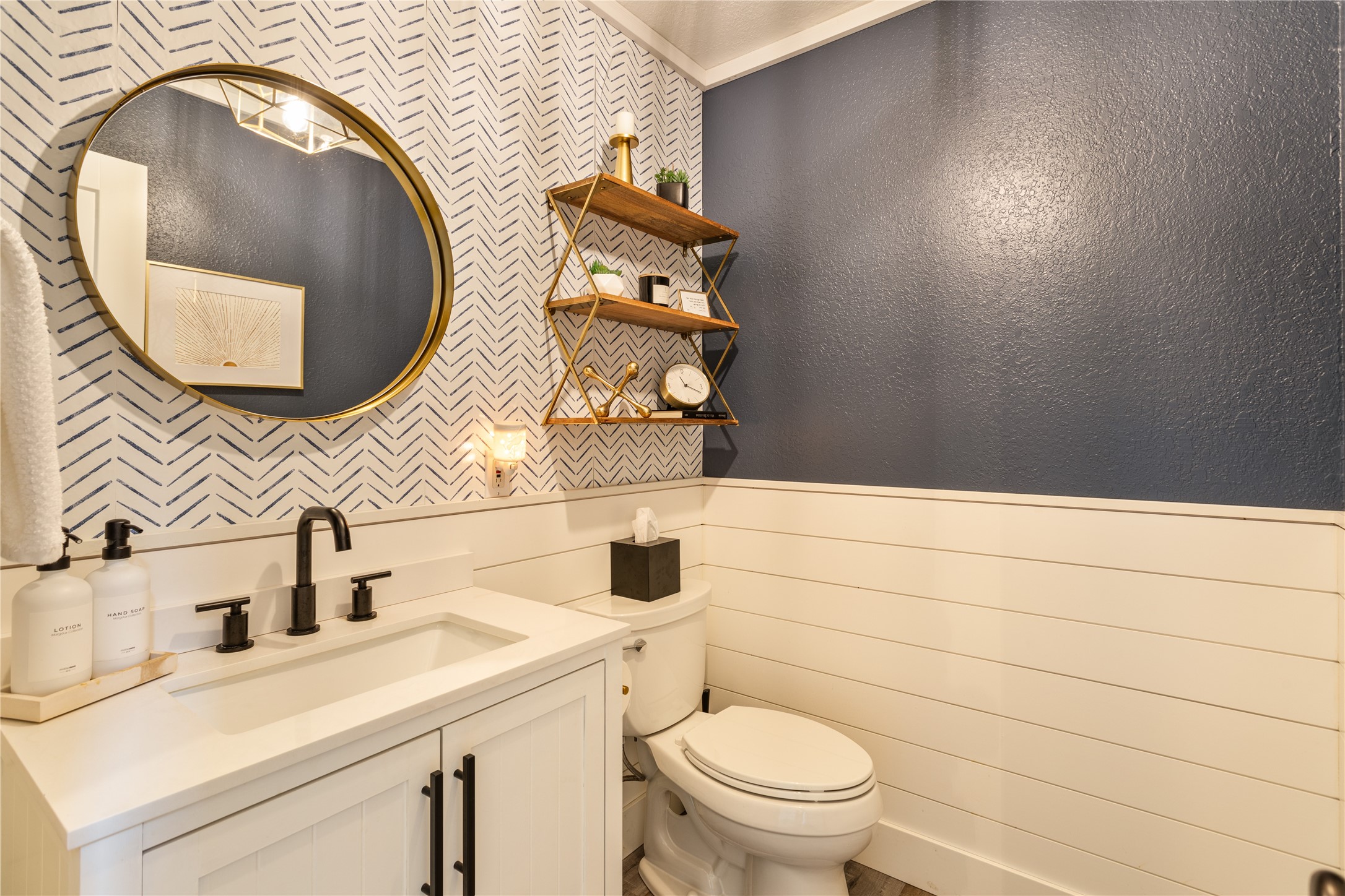 Missoula, Montana 59808, United States, 4 Bedrooms Bedrooms, ,3 BathroomsBathrooms,Residential,Pending,58651