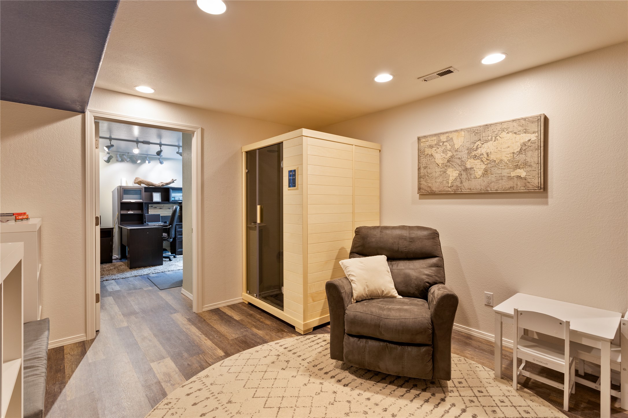 Missoula, Montana 59808, United States, 4 Bedrooms Bedrooms, ,3 BathroomsBathrooms,Residential,Pending,58651