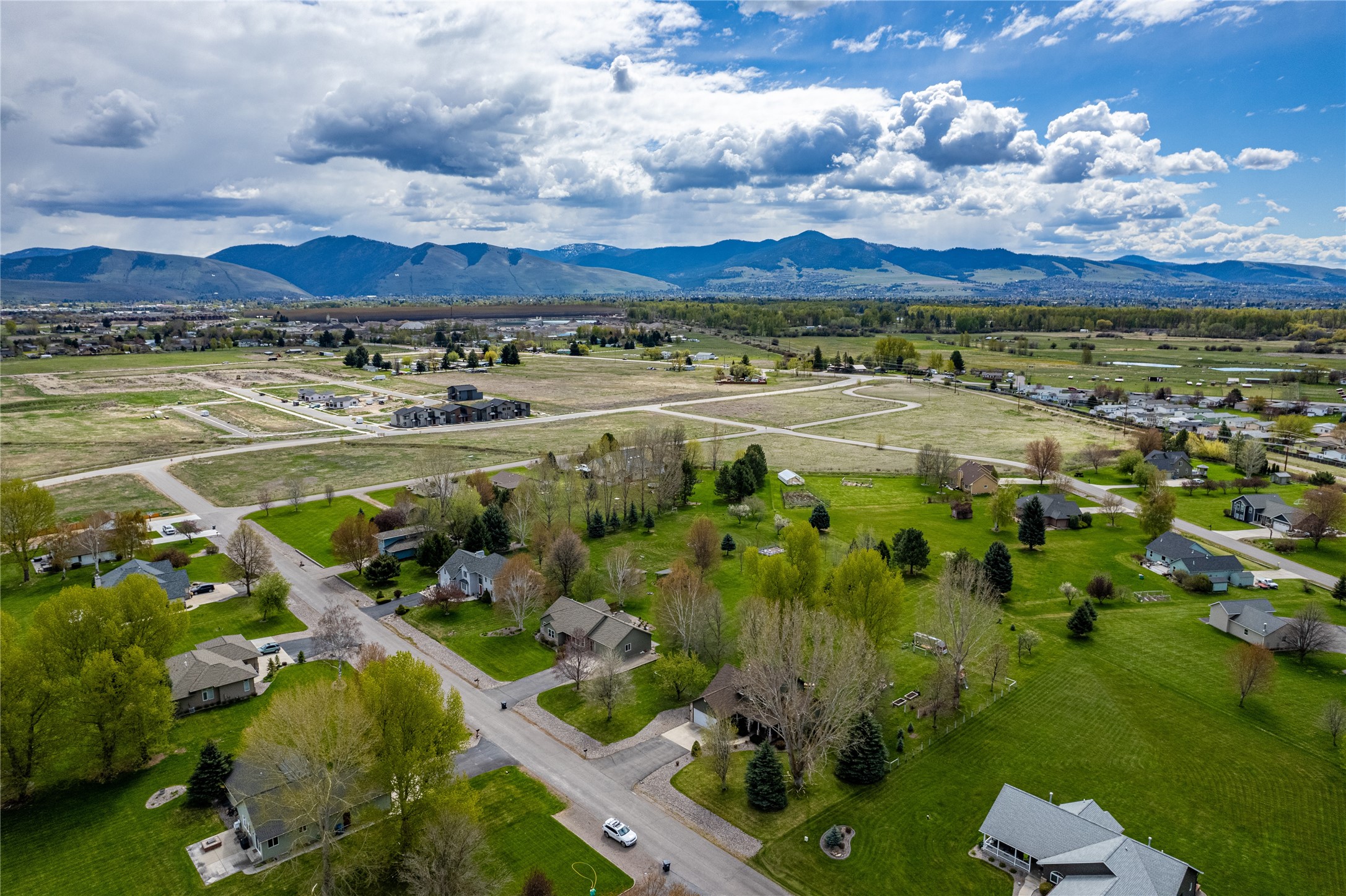 Missoula, Montana 59808, United States, 4 Bedrooms Bedrooms, ,3 BathroomsBathrooms,Residential,Pending,58651