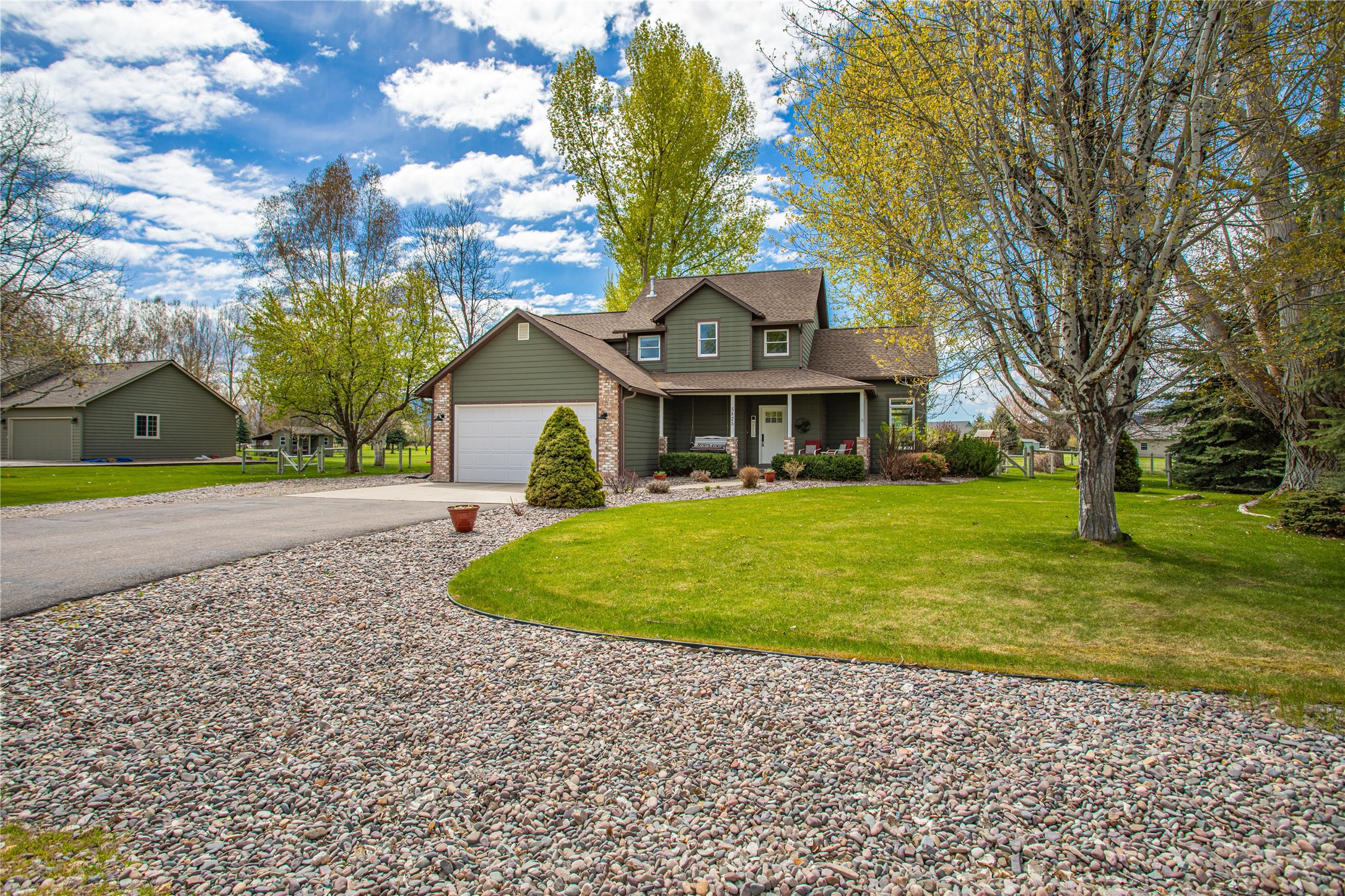 Missoula, Montana 59808, United States, 4 Bedrooms Bedrooms, ,3 BathroomsBathrooms,Residential,Pending,58651