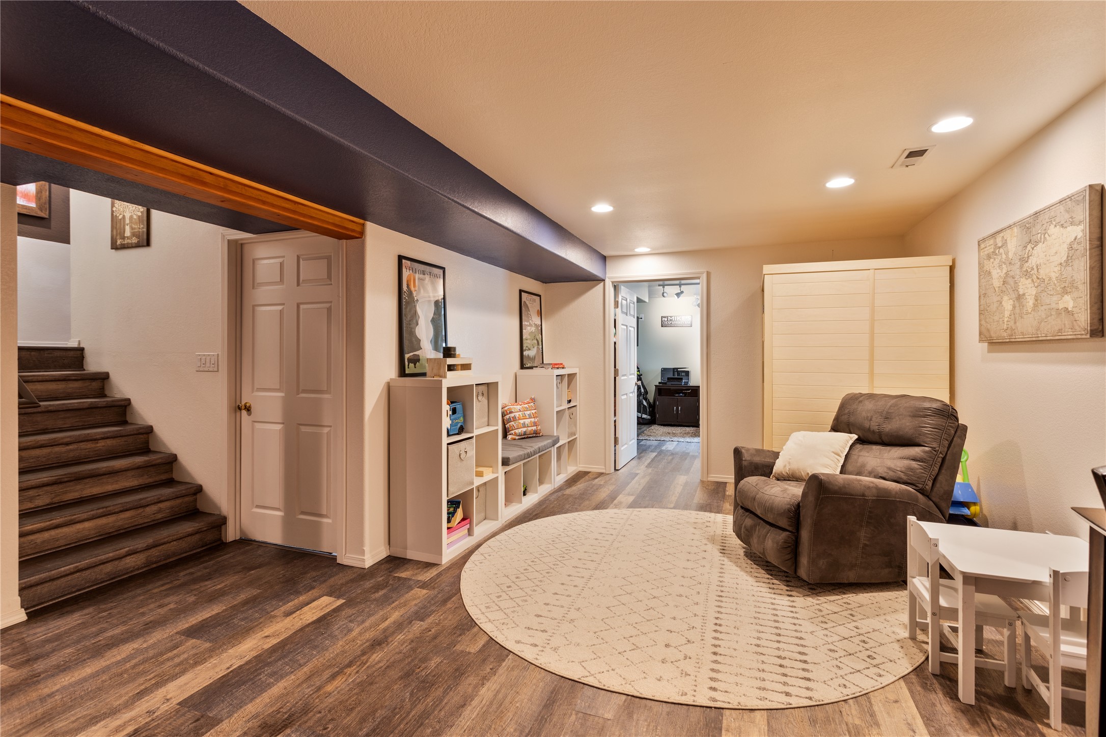 Missoula, Montana 59808, United States, 4 Bedrooms Bedrooms, ,3 BathroomsBathrooms,Residential,Pending,58651