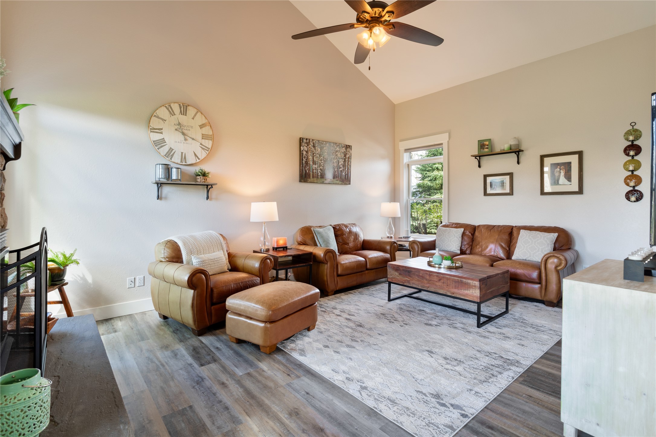 Missoula, Montana 59808, United States, 4 Bedrooms Bedrooms, ,3 BathroomsBathrooms,Residential,Pending,58651