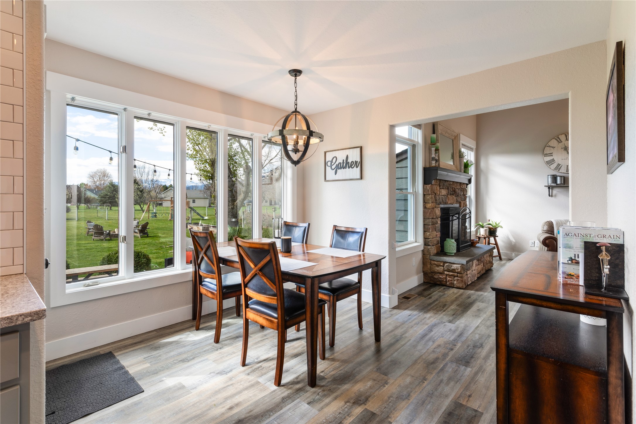 Missoula, Montana 59808, United States, 4 Bedrooms Bedrooms, ,3 BathroomsBathrooms,Residential,Pending,58651