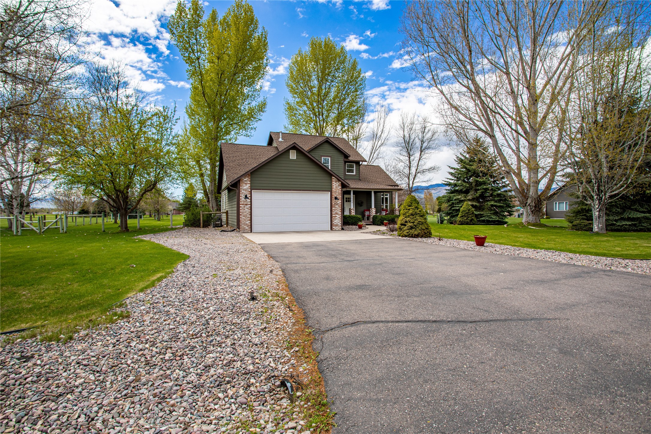 Missoula, Montana 59808, United States, 4 Bedrooms Bedrooms, ,3 BathroomsBathrooms,Residential,Pending,58651
