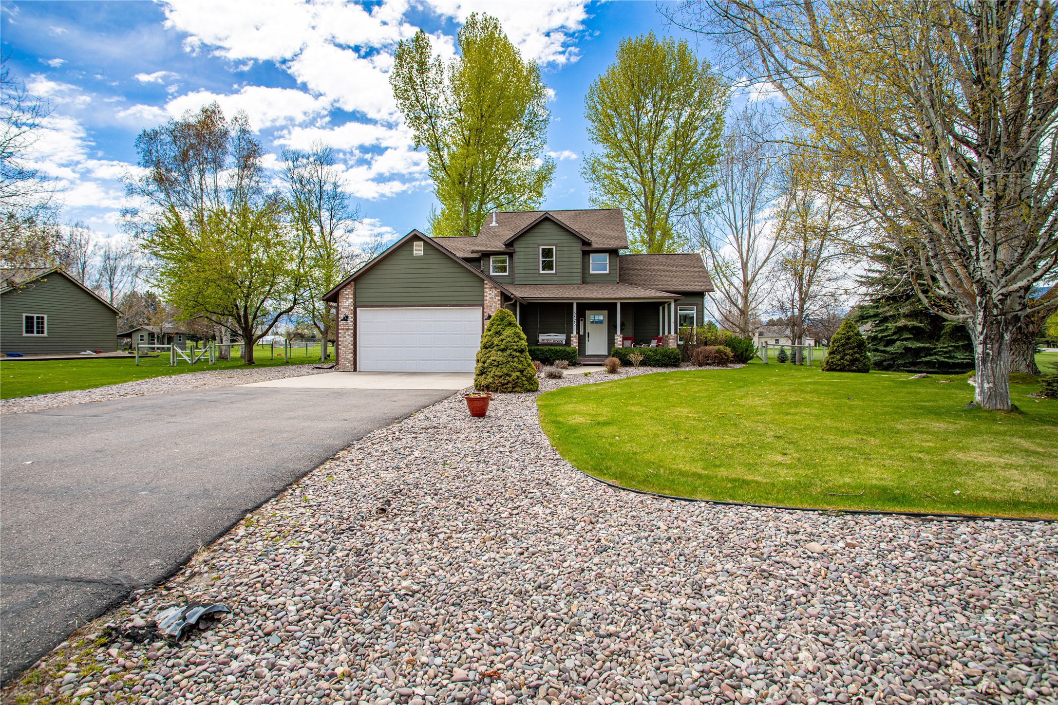 Missoula, Montana 59808, United States, 4 Bedrooms Bedrooms, ,3 BathroomsBathrooms,Residential,Pending,58651