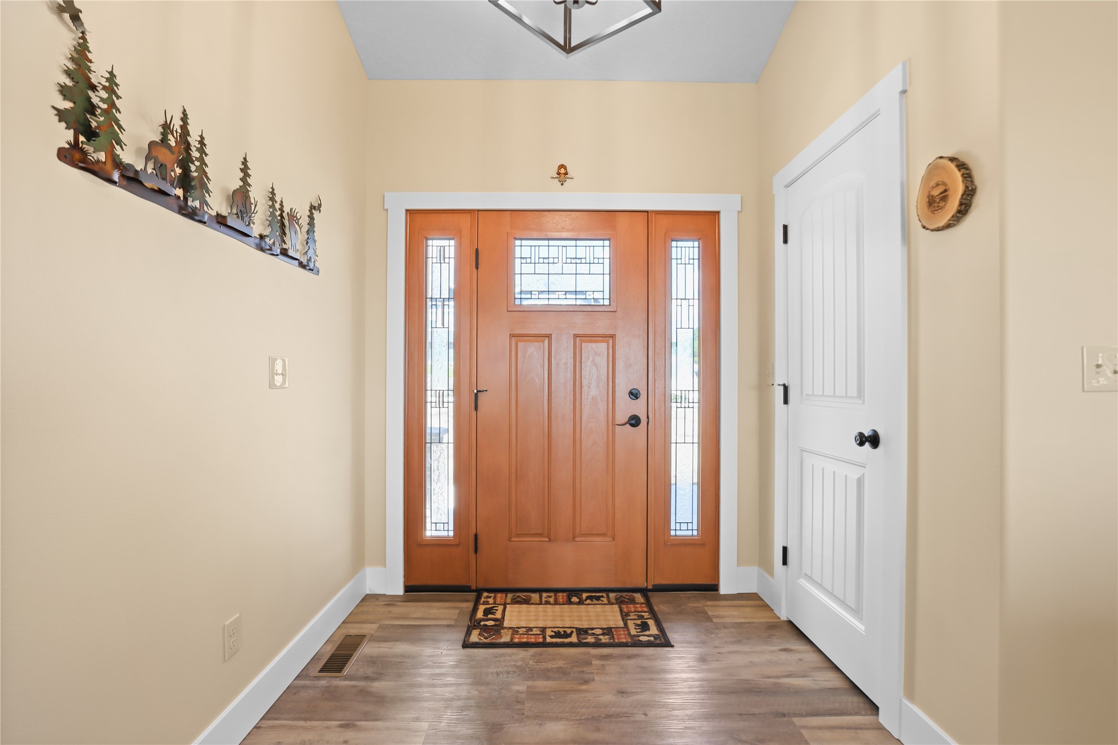 1909 Whispering Ridge Drive