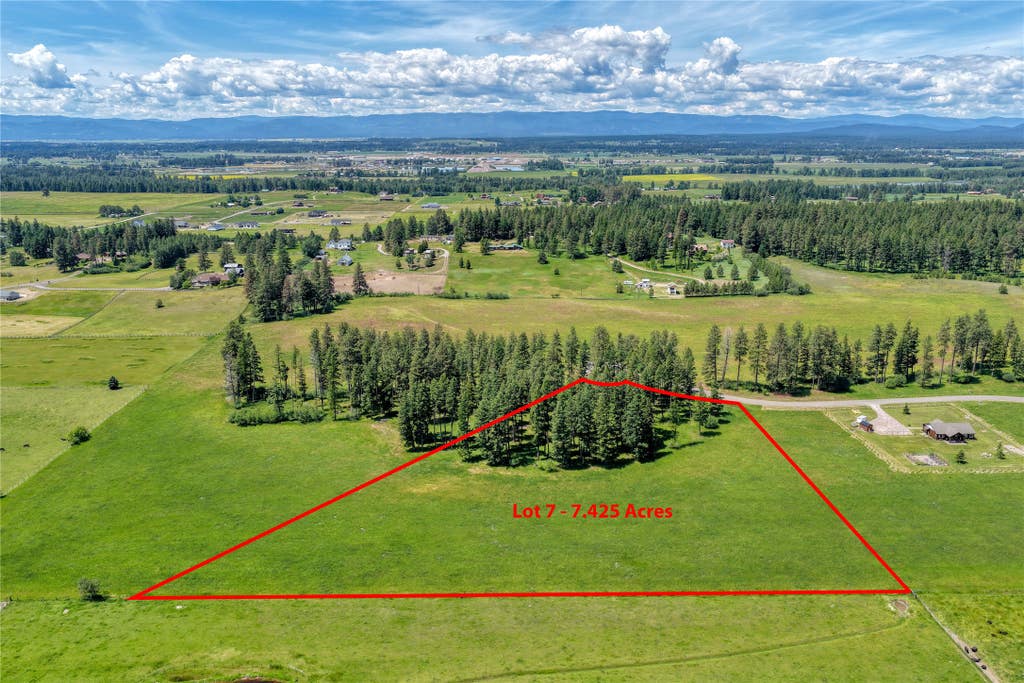 Photo of 250 Patriots Lane, Columbia Falls, MT 59912 (MLS # 30074033)