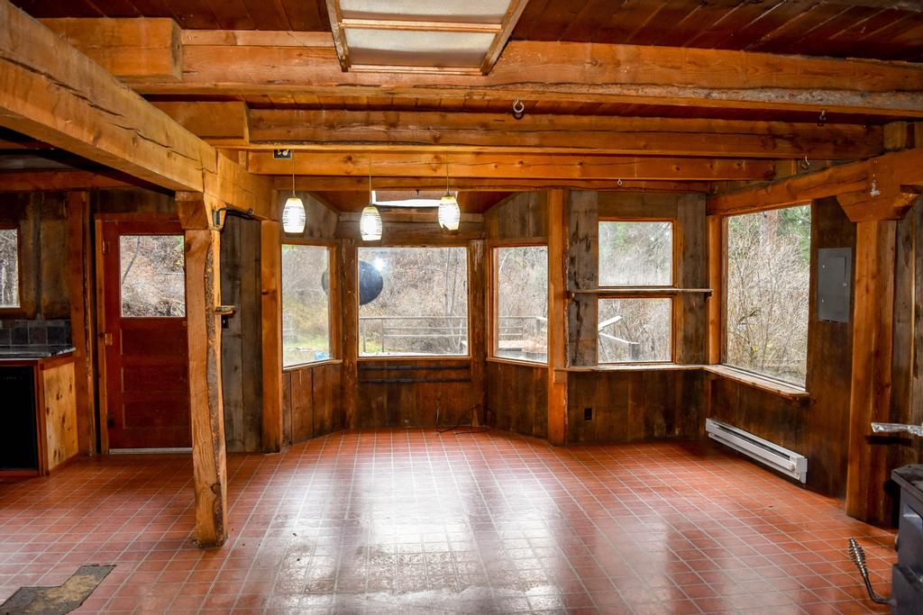 Polson, Montana 59860, United States, 3 Bedrooms Bedrooms, ,2 BathroomsBathrooms,Residential,Active,30079