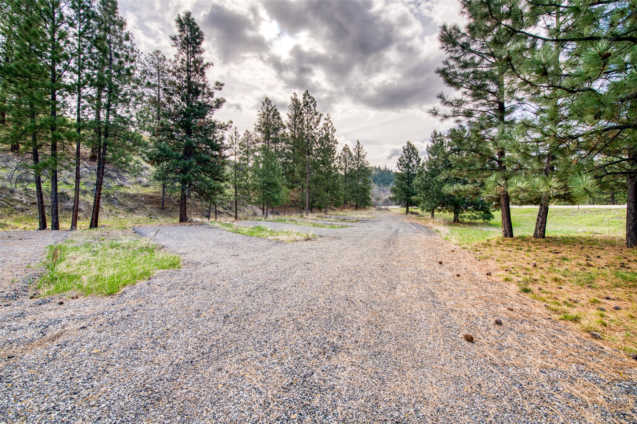 Conner, Montana 59827, United States, 2 Bedrooms Bedrooms, ,3 BathroomsBathrooms,Residential,Active,36917