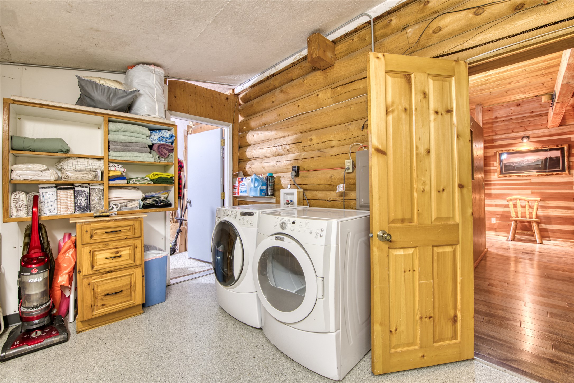 Conner, Montana 59827, United States, 2 Bedrooms Bedrooms, ,3 BathroomsBathrooms,Residential,Active,36917