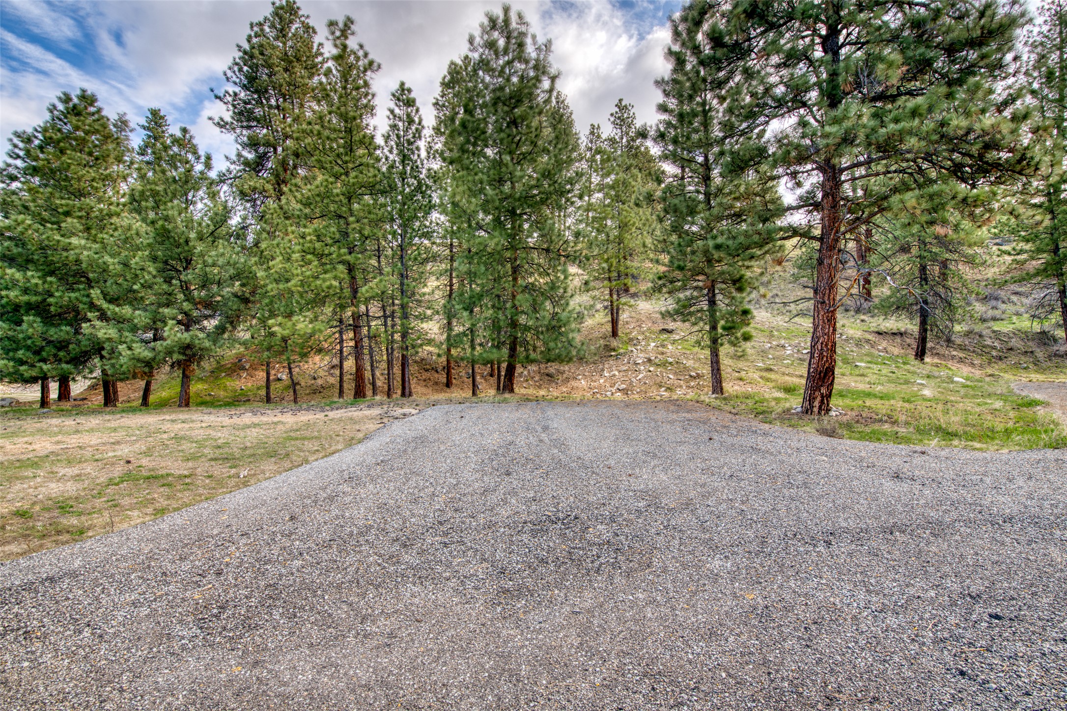 Conner, Montana 59827, United States, 2 Bedrooms Bedrooms, ,3 BathroomsBathrooms,Residential,Active,36917