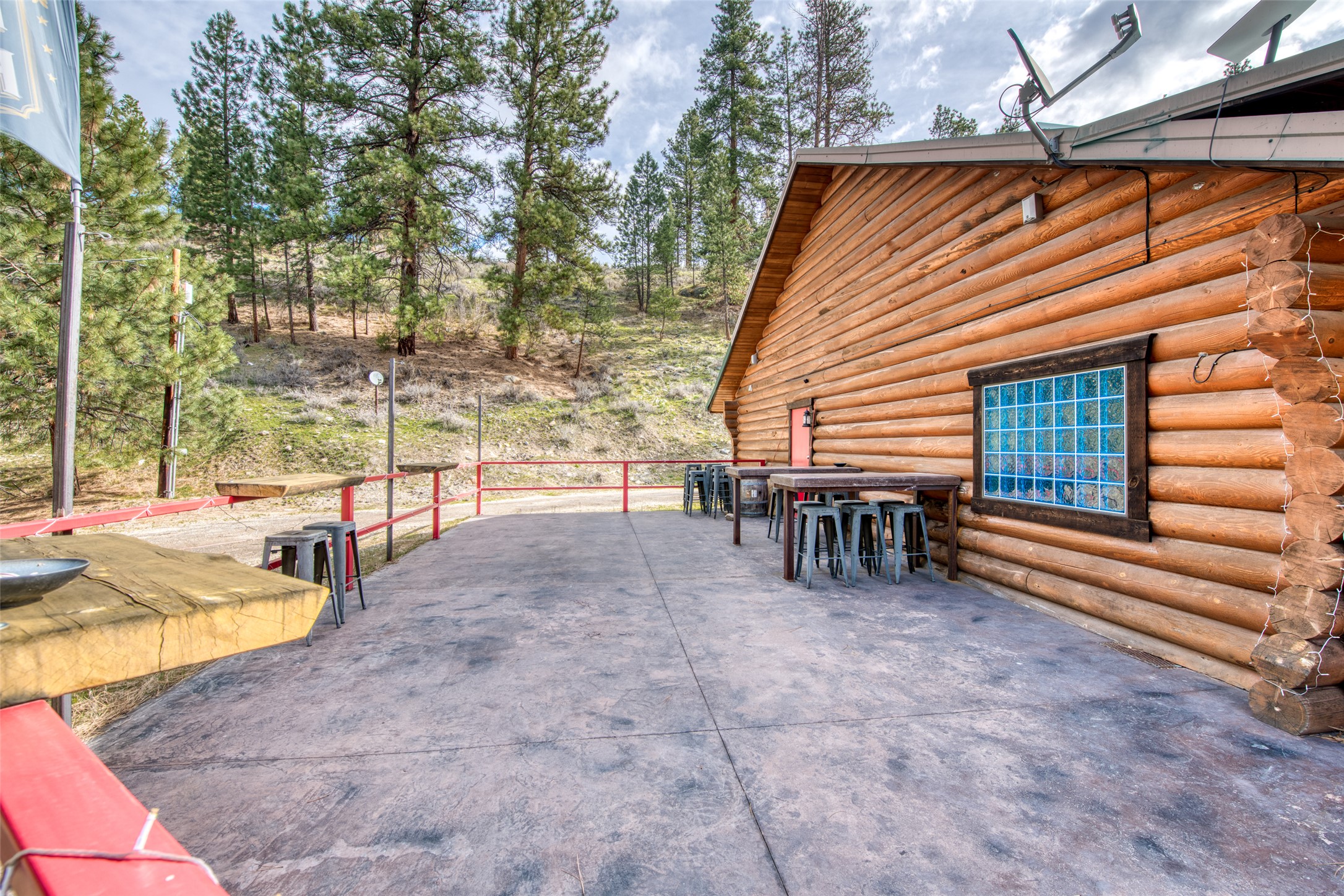 Conner, Montana 59827, United States, 2 Bedrooms Bedrooms, ,3 BathroomsBathrooms,Residential,Active,36917