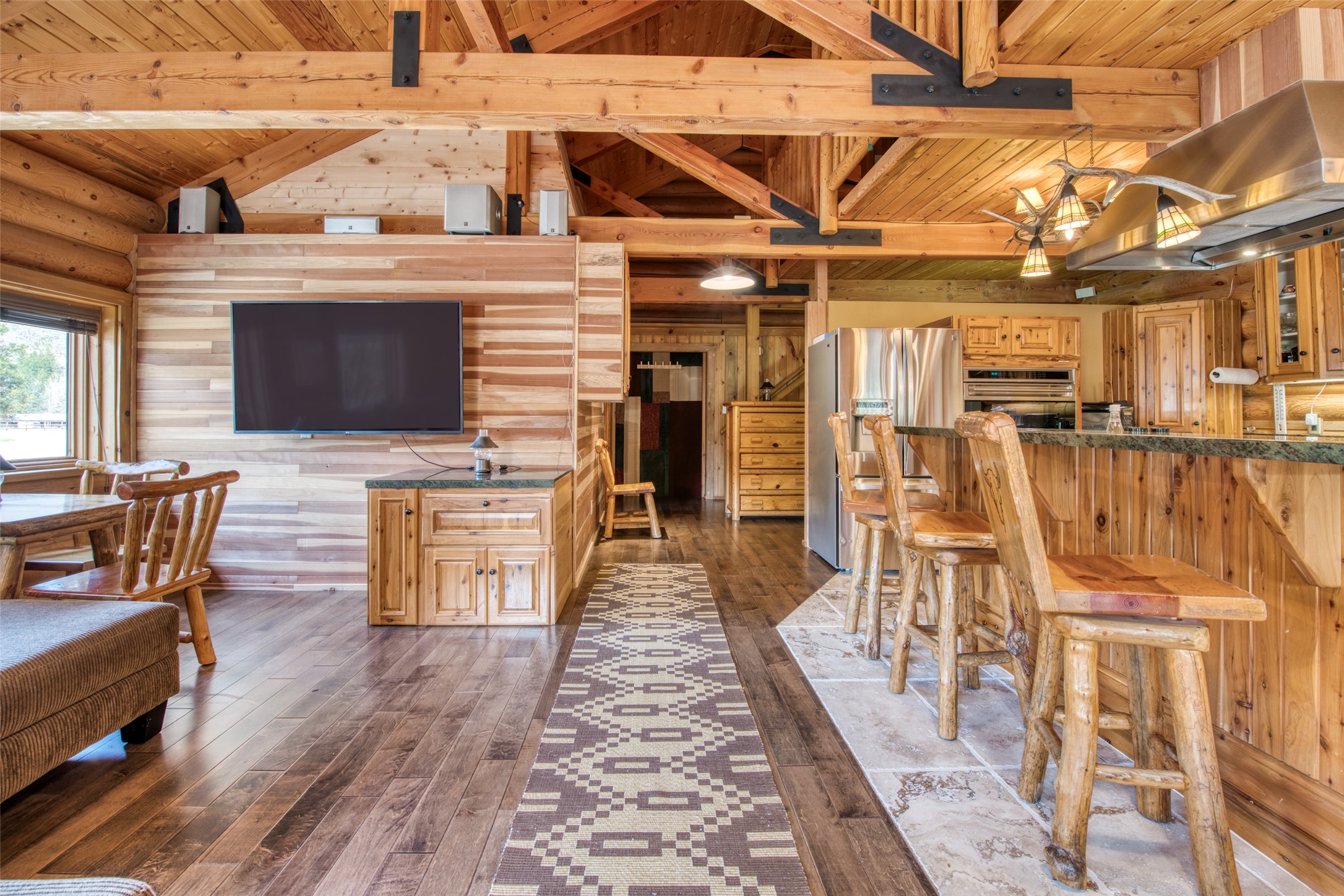 Conner, Montana 59827, United States, 2 Bedrooms Bedrooms, ,3 BathroomsBathrooms,Residential,Active,36917