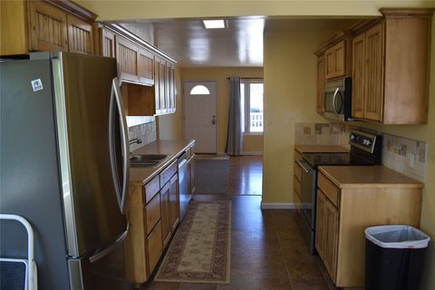 Tiny photo for 908 Turner Avenue, Shelby, MT 59474 (MLS # 30072519)
