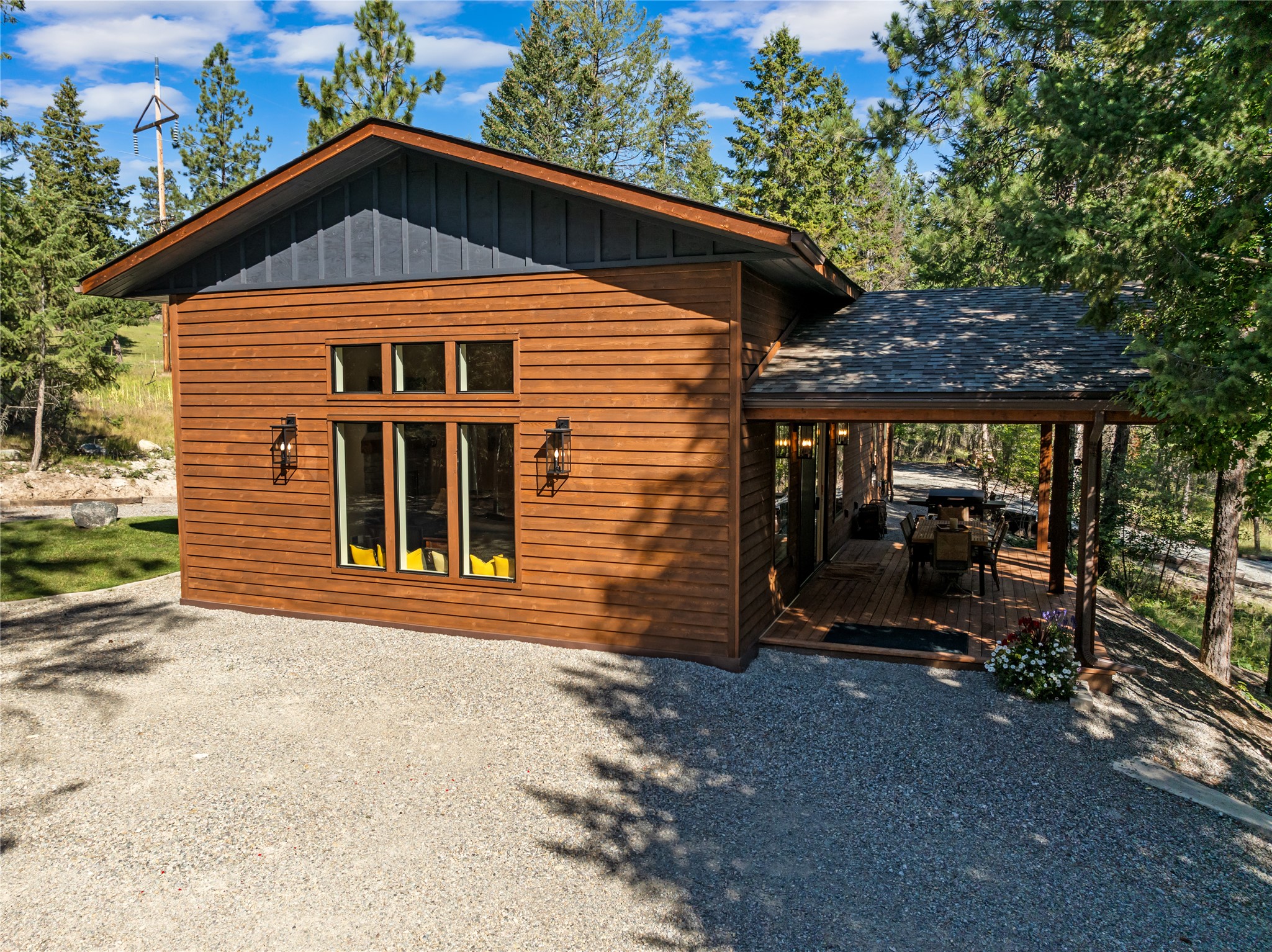 1323 Tobacco Road