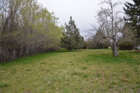 Tiny photo for 901 Sleeping Child Road, Hamilton, MT 59840 (MLS # 30068898)