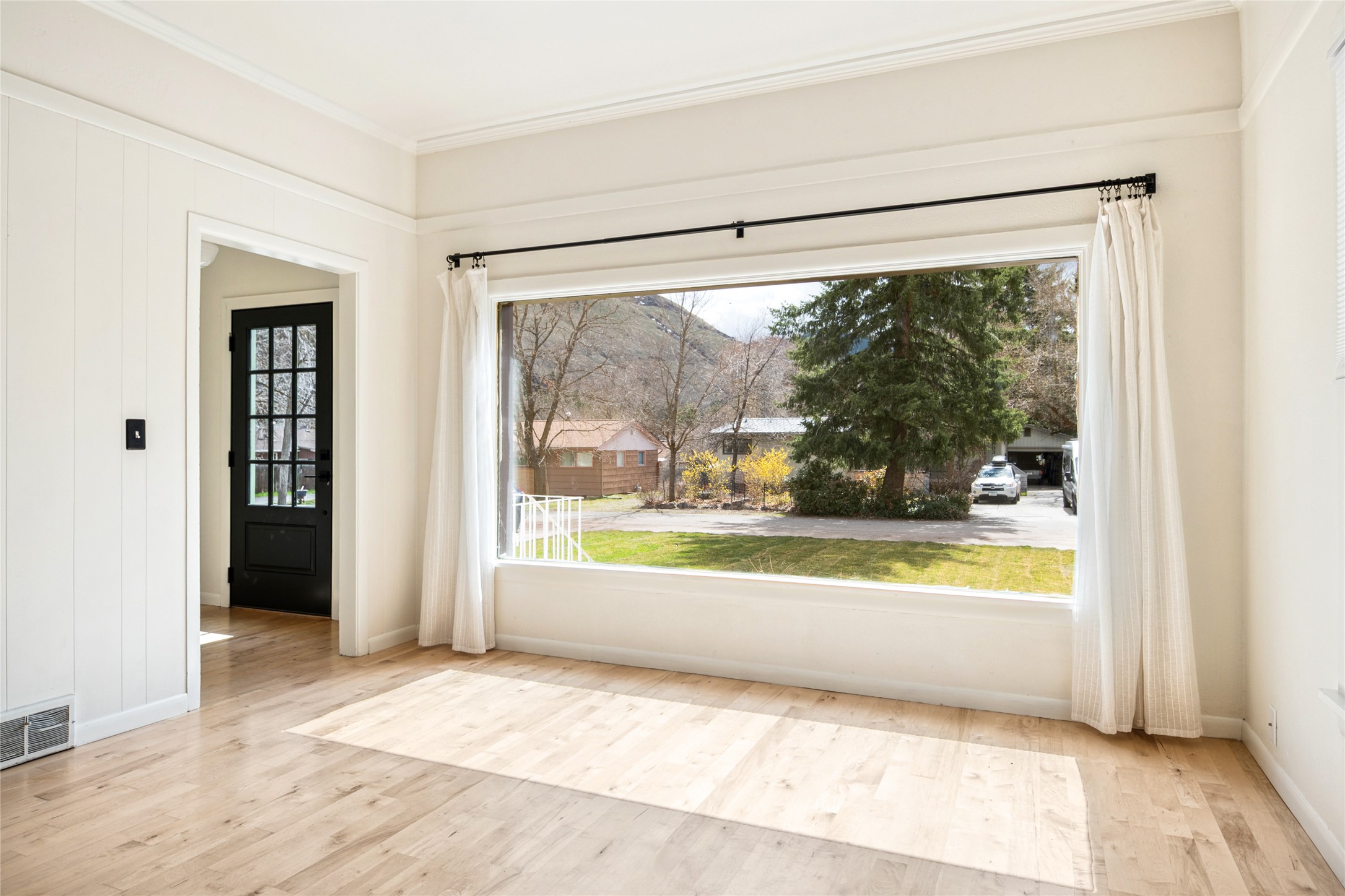 606 Linden Street