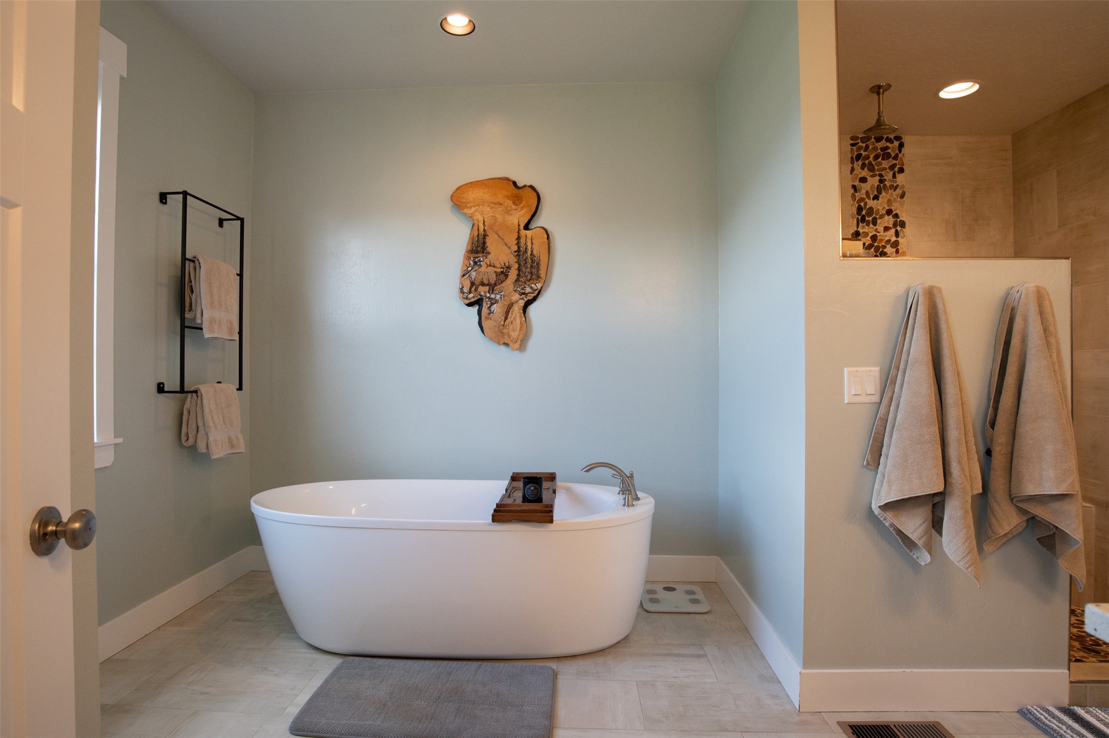 Hamilton, Montana 59840, United States, 3 Bedrooms Bedrooms, ,2 BathroomsBathrooms,Residential,Pending,105147