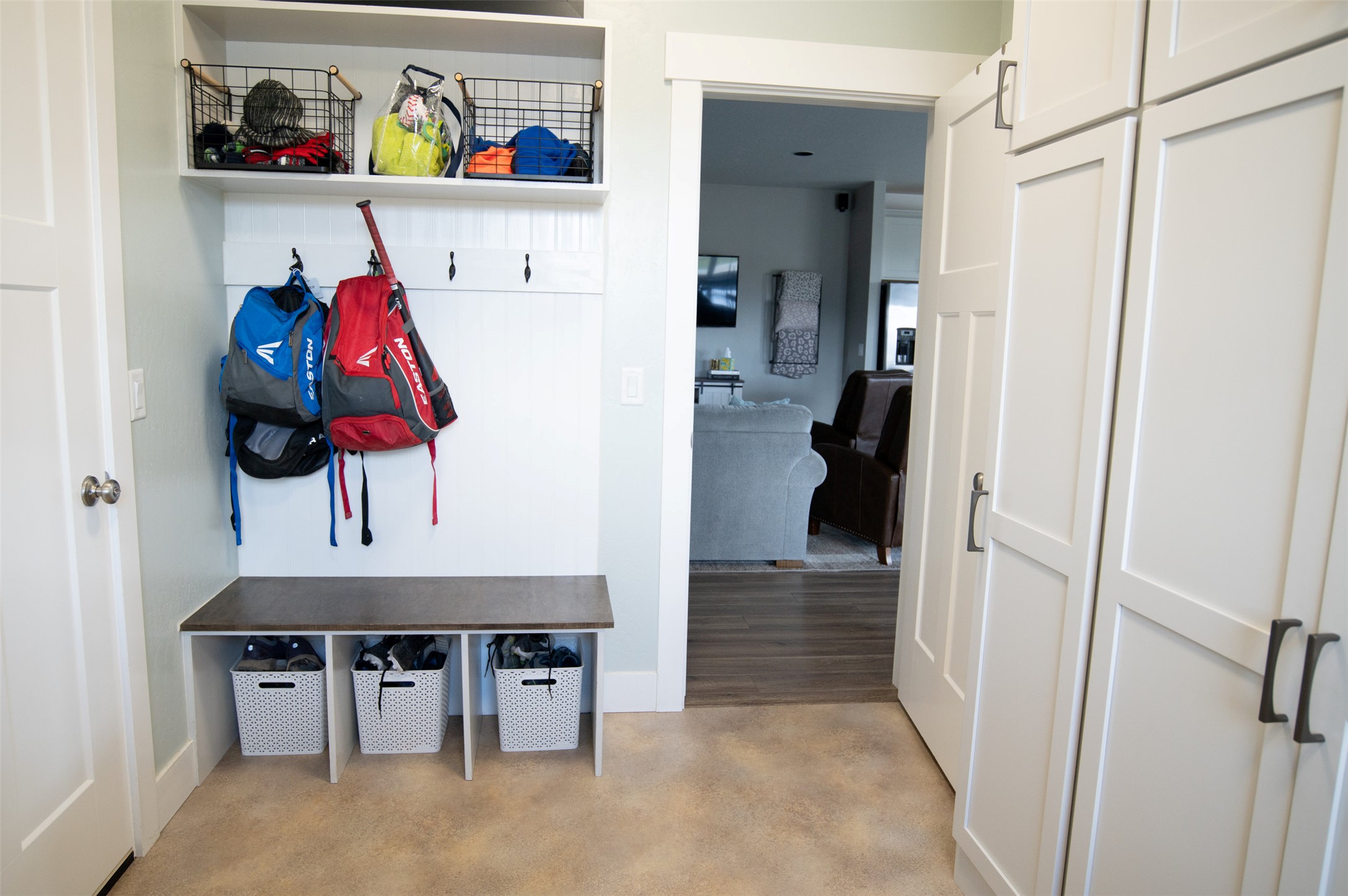 Hamilton, Montana 59840, United States, 3 Bedrooms Bedrooms, ,2 BathroomsBathrooms,Residential,Pending,105147