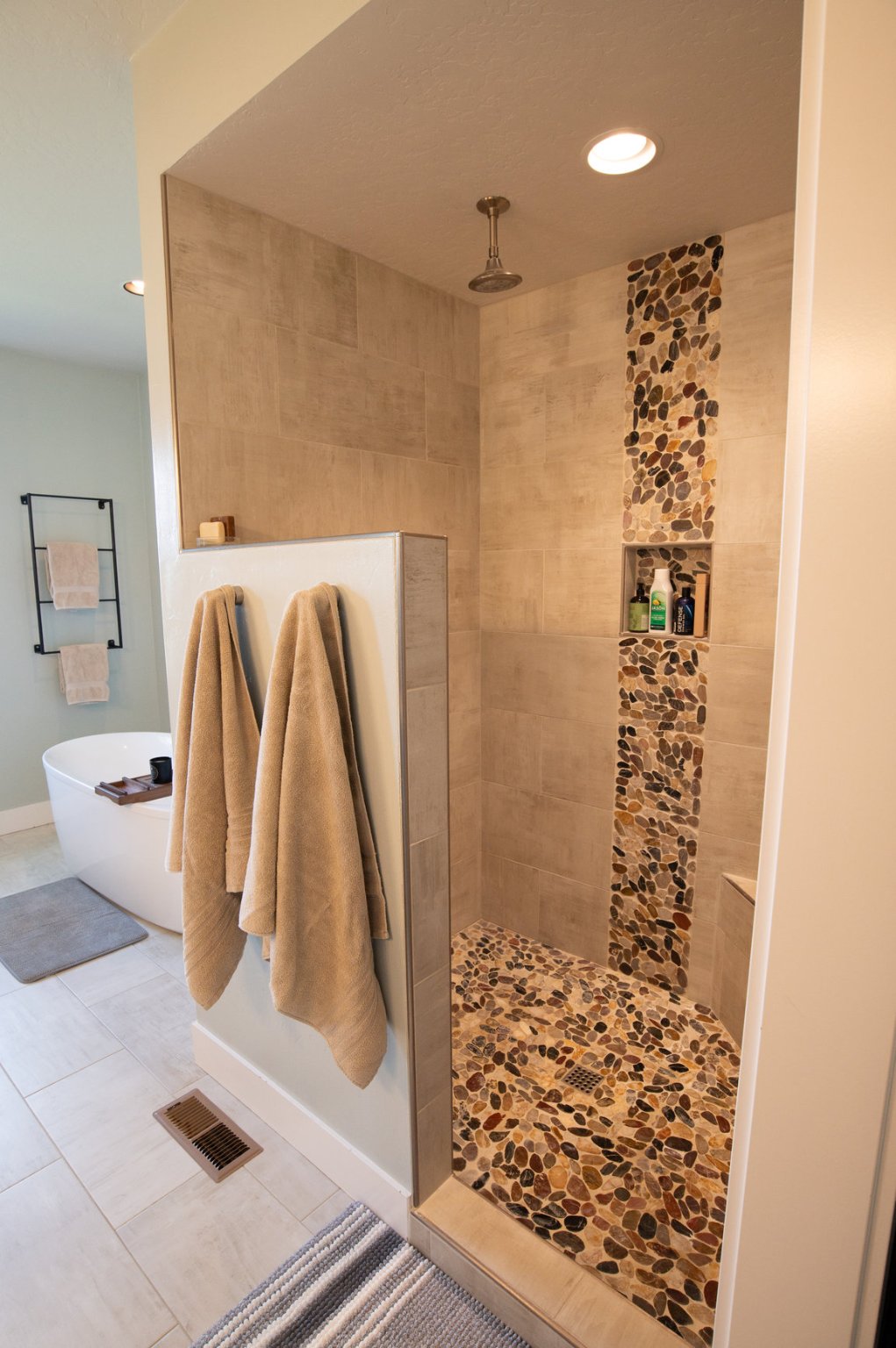 Hamilton, Montana 59840, United States, 3 Bedrooms Bedrooms, ,2 BathroomsBathrooms,Residential,Pending,105147