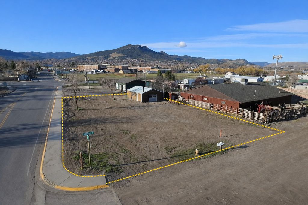 Photo of 121 Dunbar Avenue, Helena, MT 59602 (MLS # 30067985)