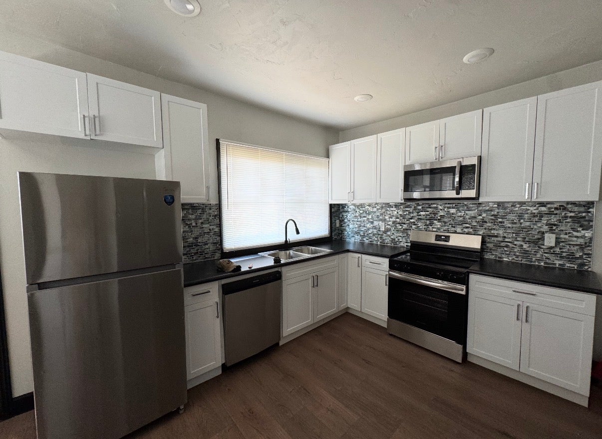 317 & 319 E Aluminum Street