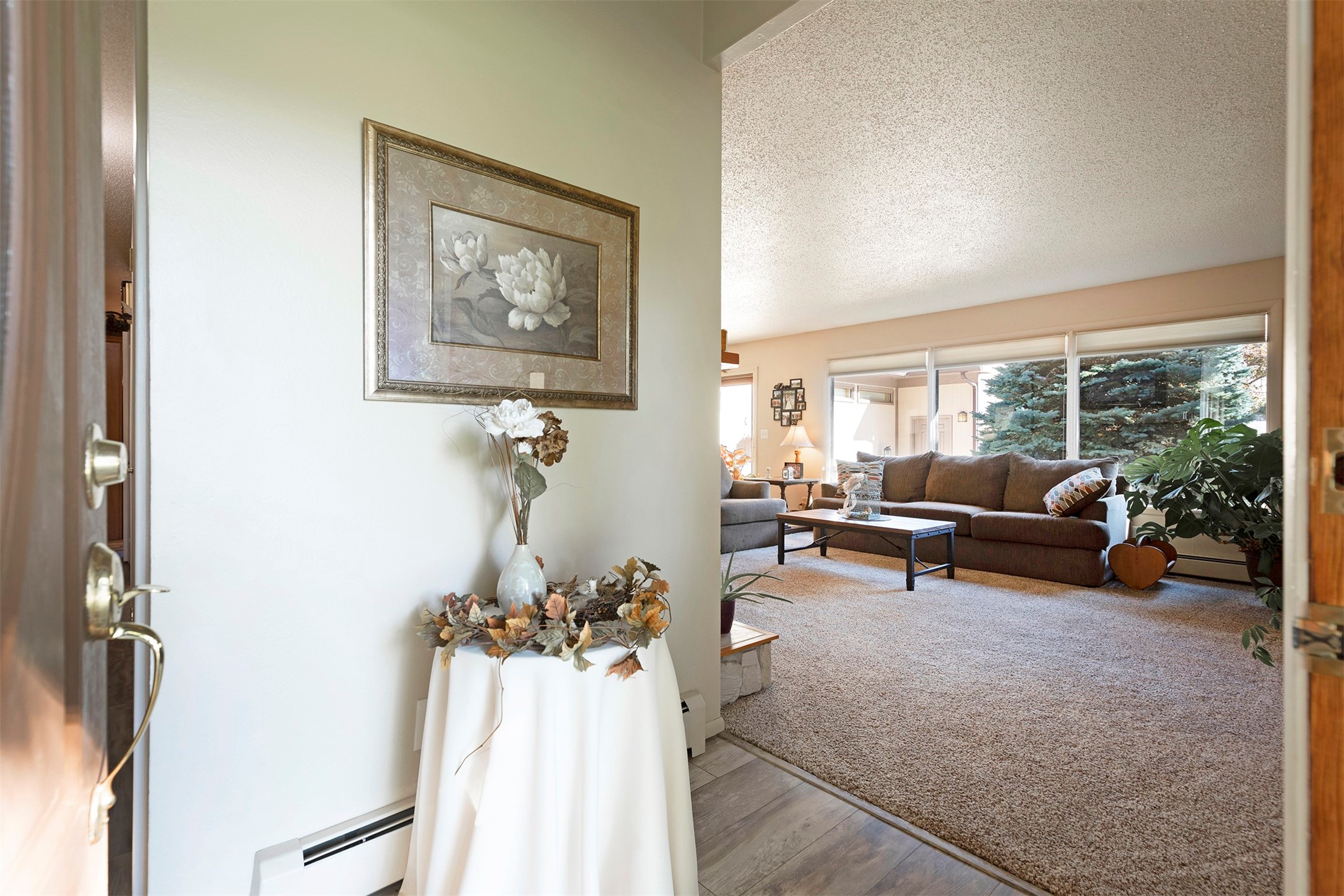 300 Lakeview Court