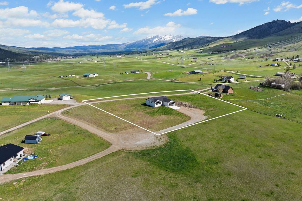Photo of 3 Appaloosa Court, Plains, MT 59859 (MLS # 30069829)