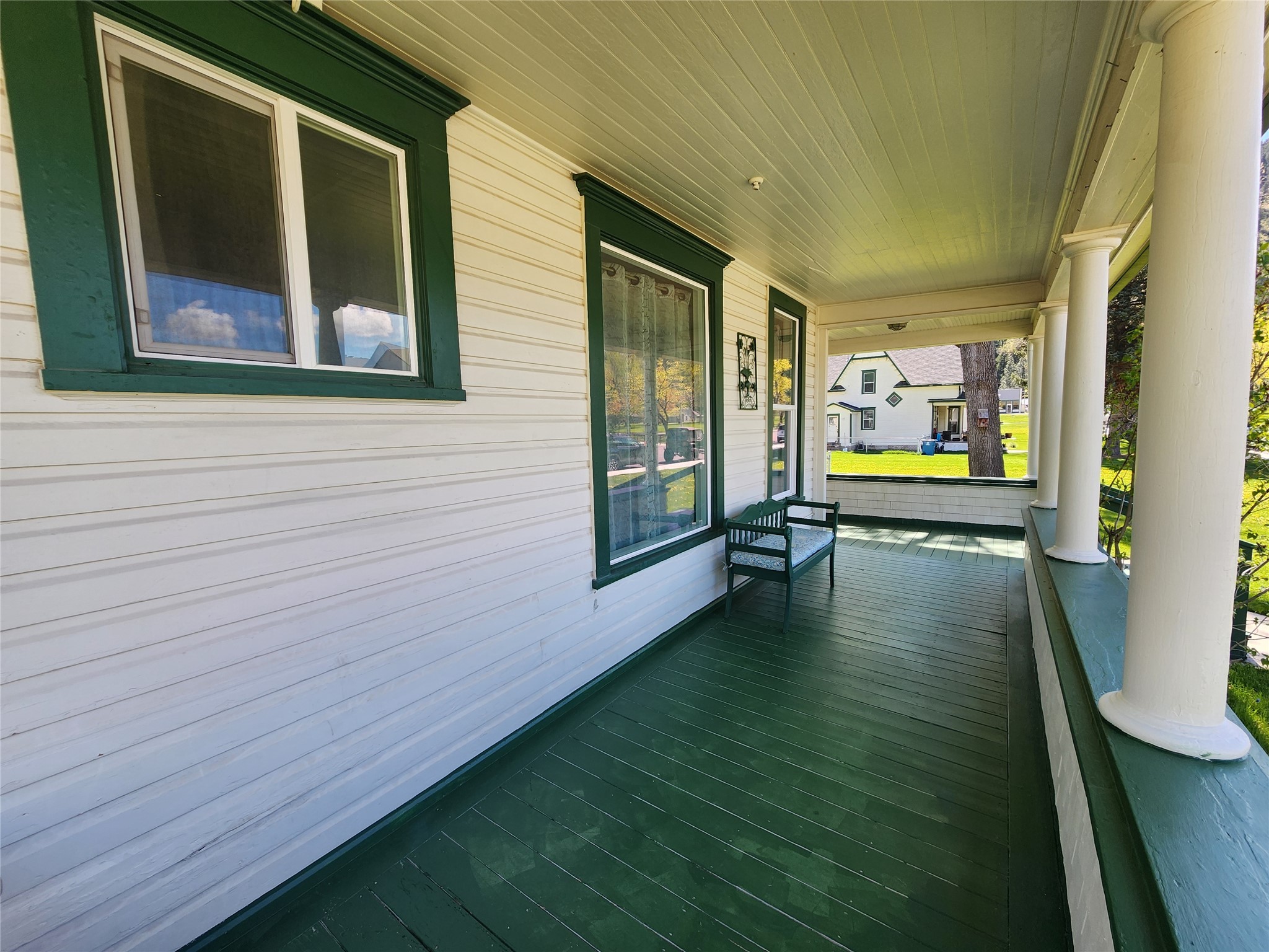 360 White House Lane