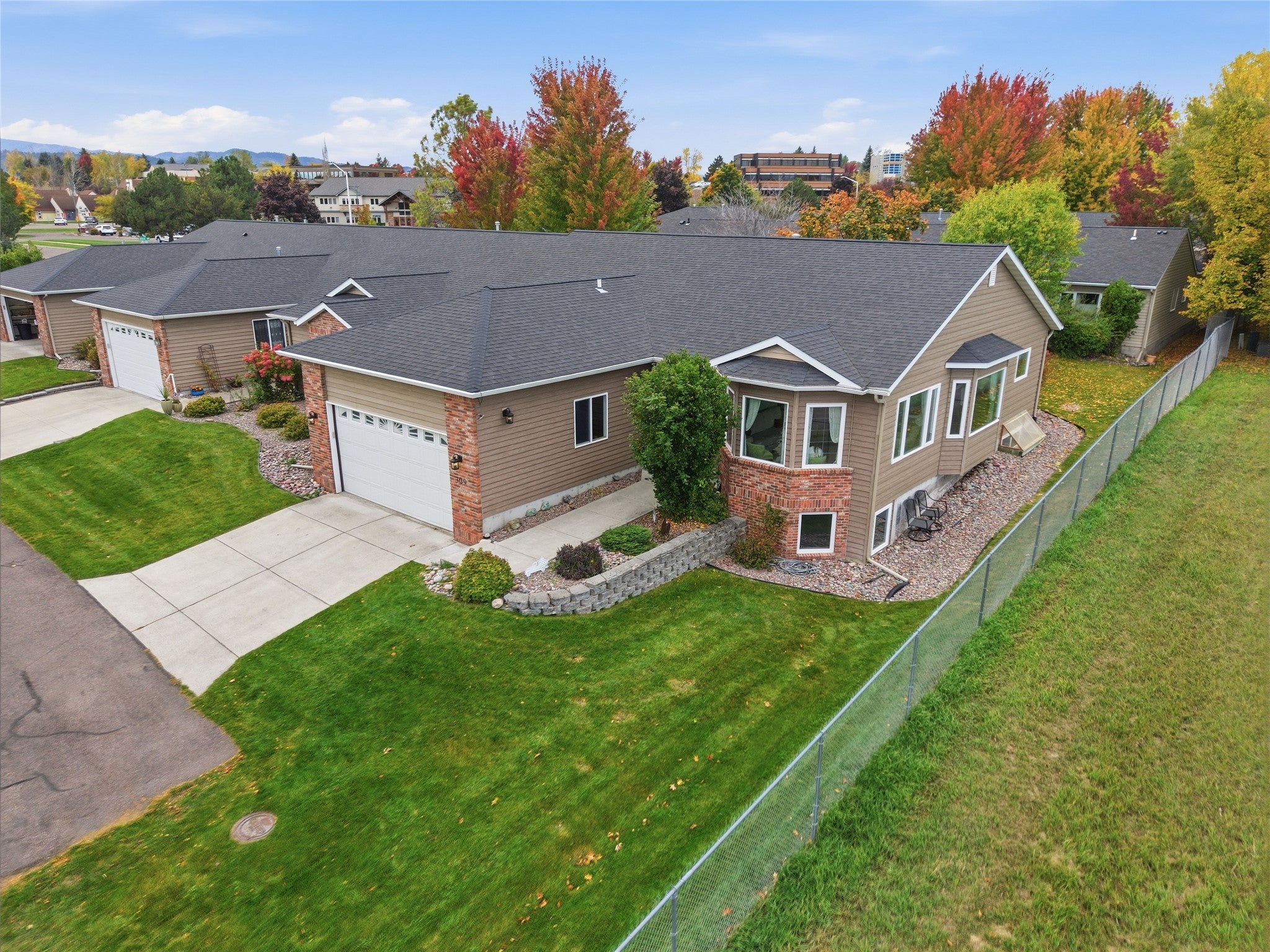 309 Commons Way