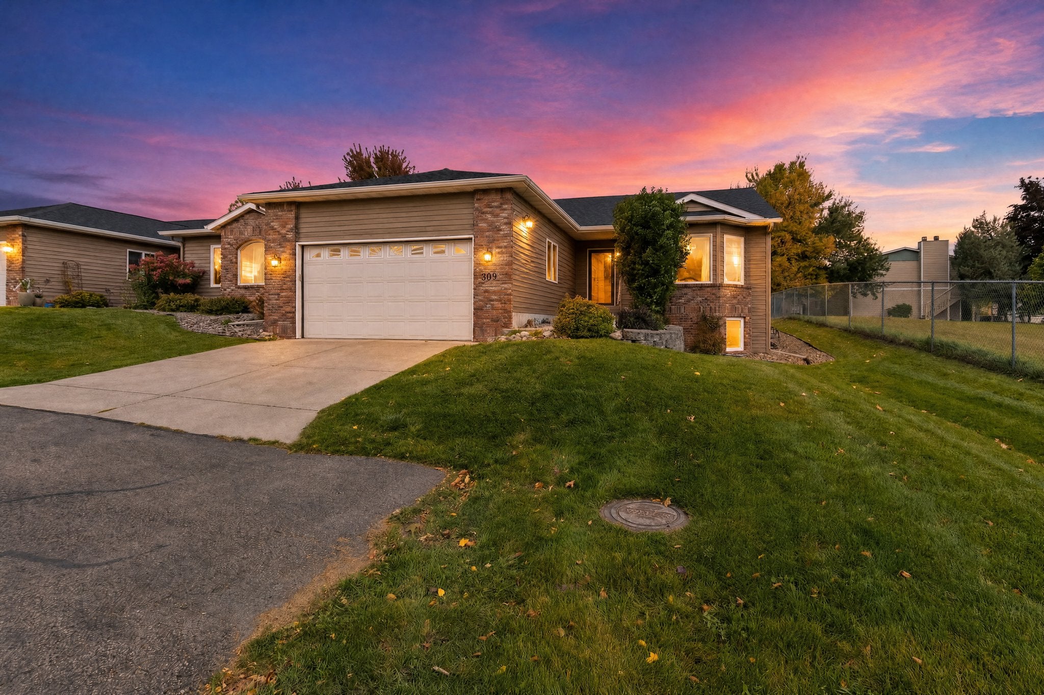 309 Commons Way