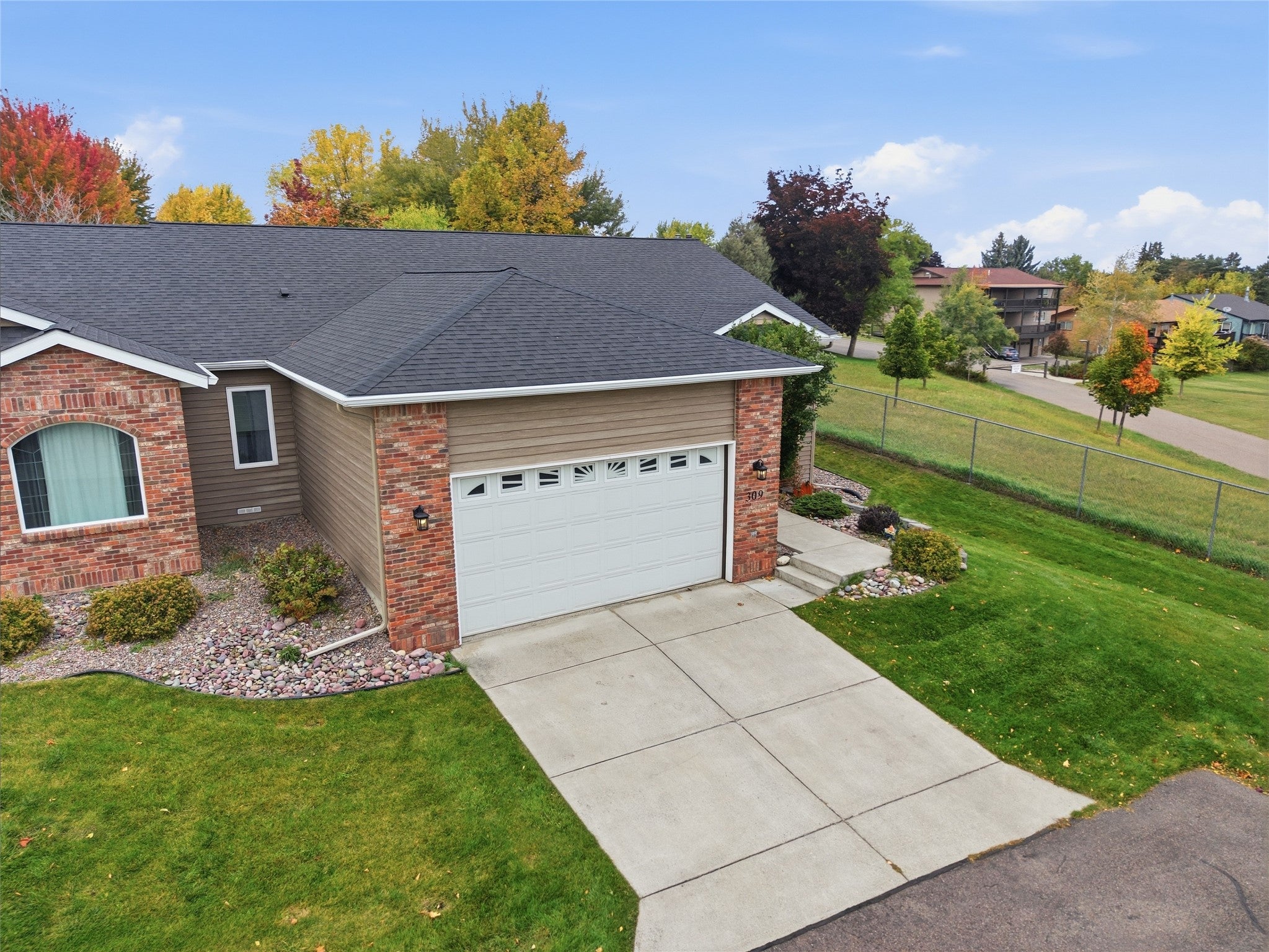 309 Commons Way
