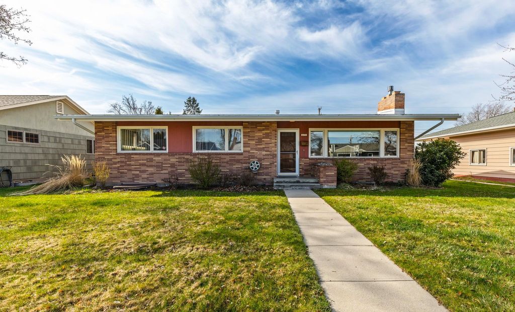Photo of 633 Dearborn Avenue, Missoula, MT 59801 (MLS # 30068427)