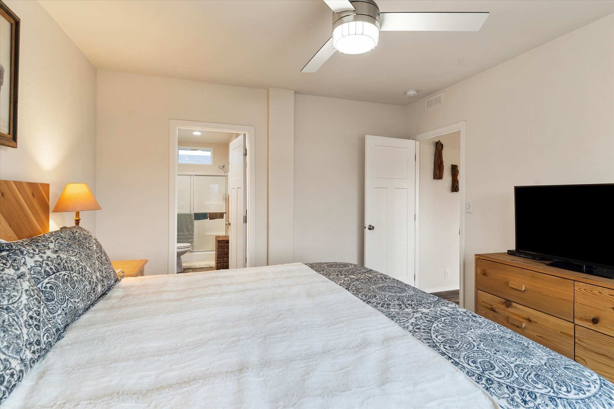 Kalispell, Montana 59901, United States, 3 Bedrooms Bedrooms, ,2 BathroomsBathrooms,Residential,Active,33888